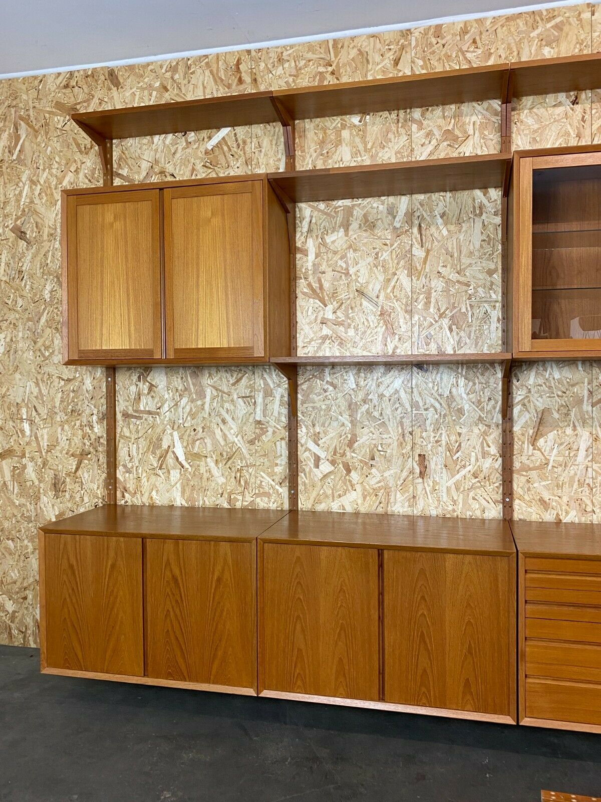 Teak wall shelf by Cado Poul Cadovius 60/70