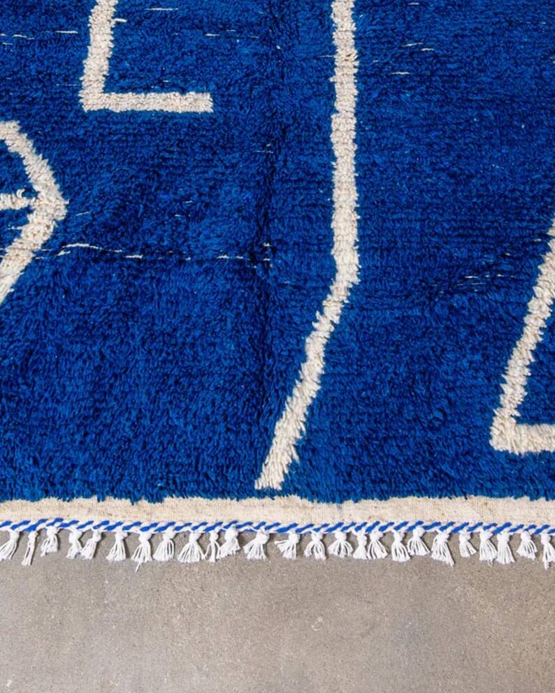 Traditional handmade Berber rug 250cm x 150cm
