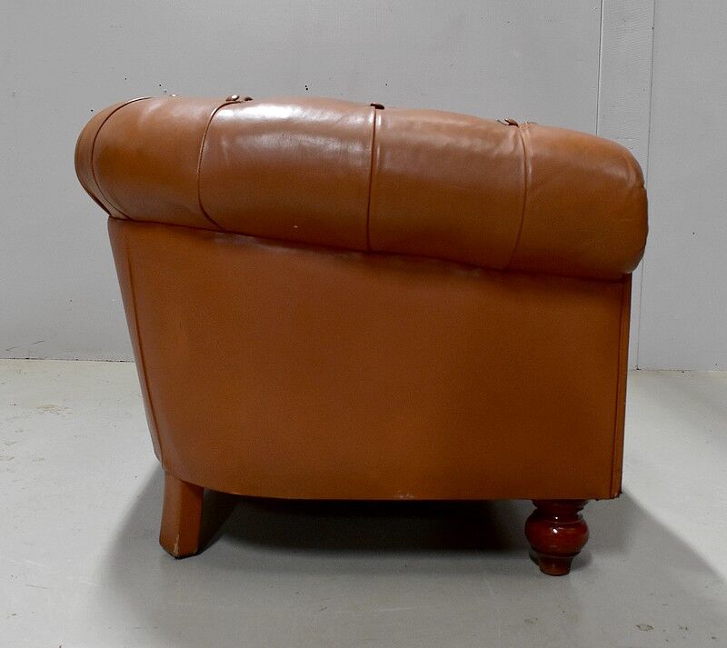 Chesterfield padded leather sofa - late 19th century