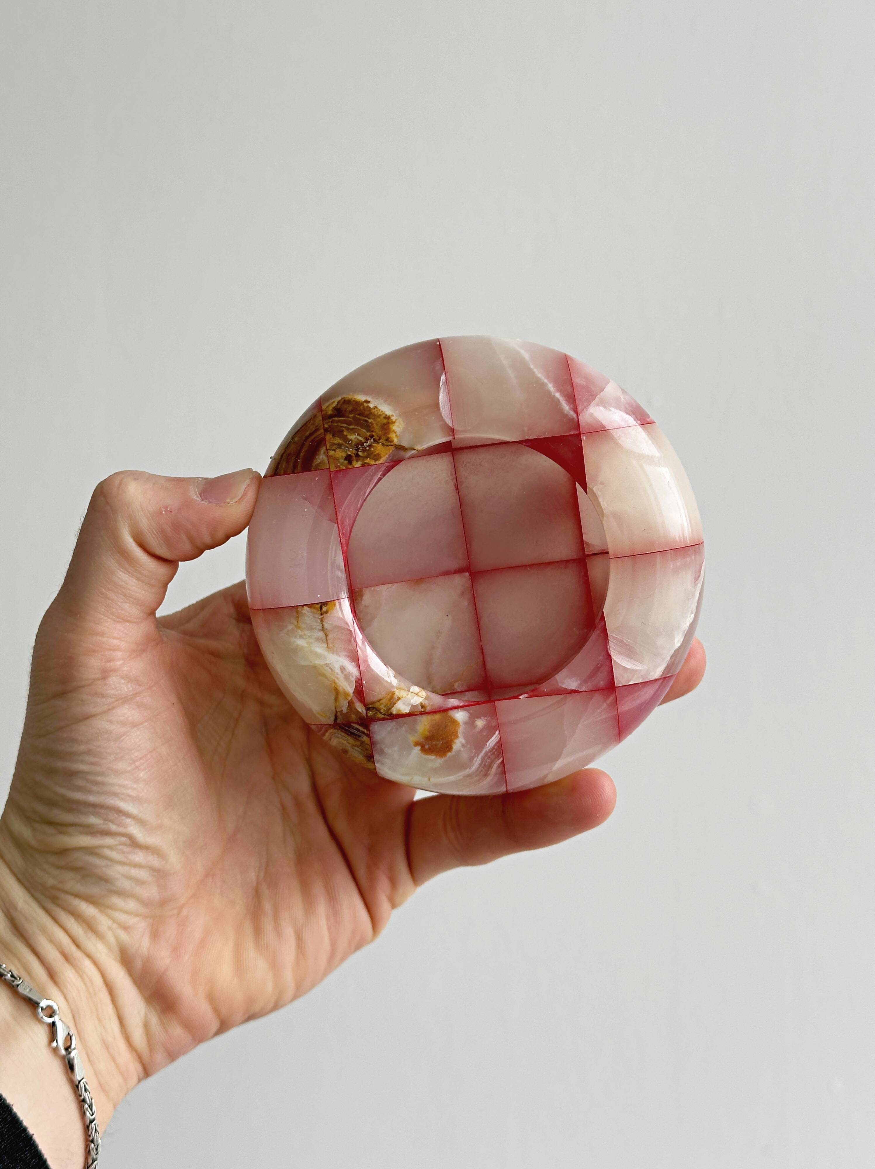 Ashtray in natural pink alabaster