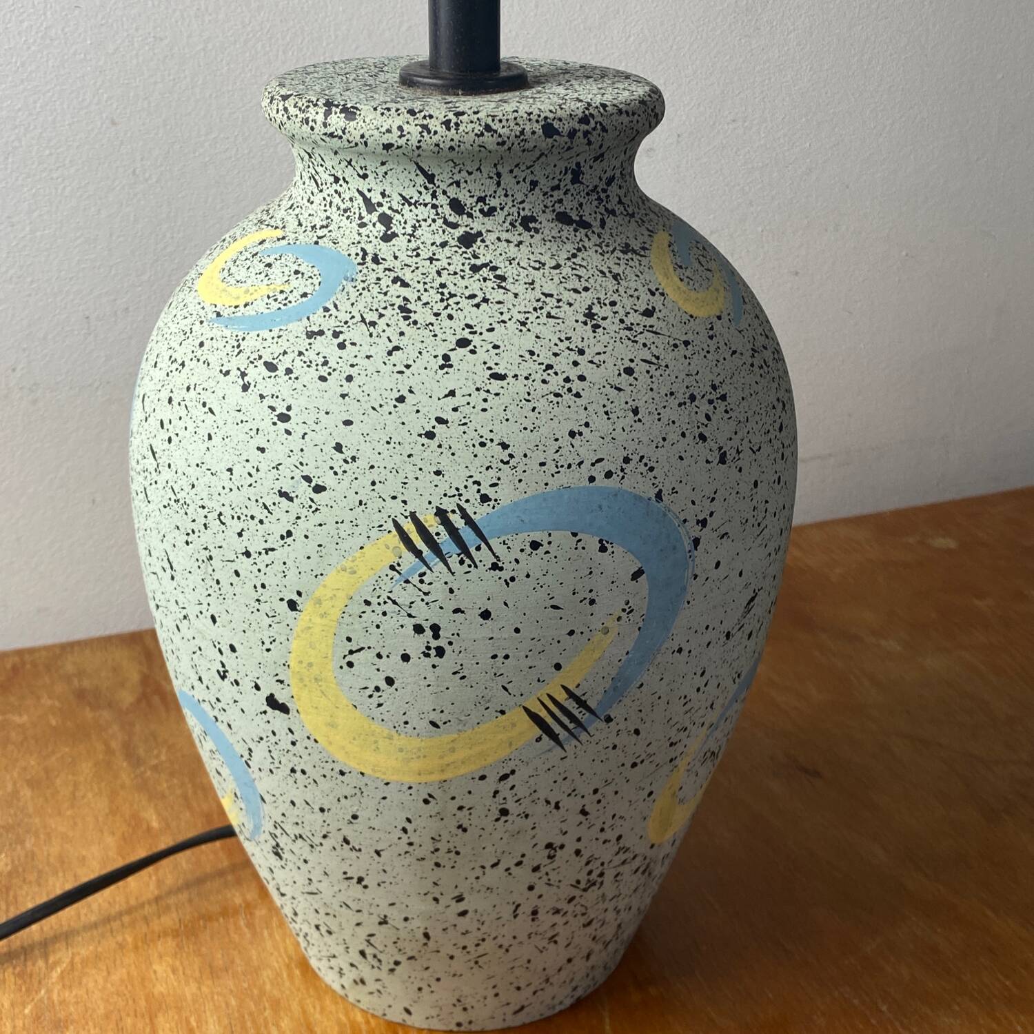 Terracotta lamp base with graphic decor