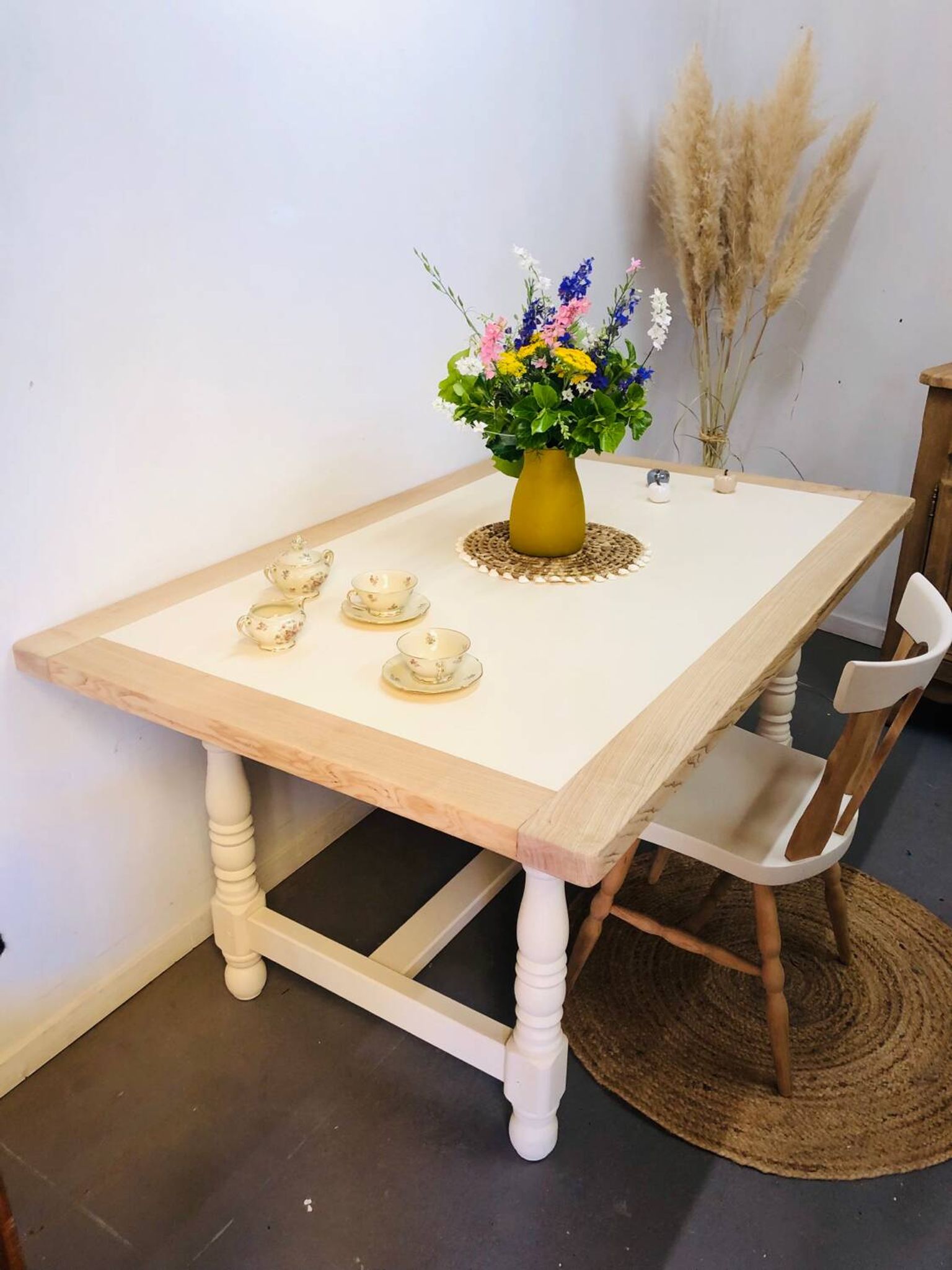 Farm table