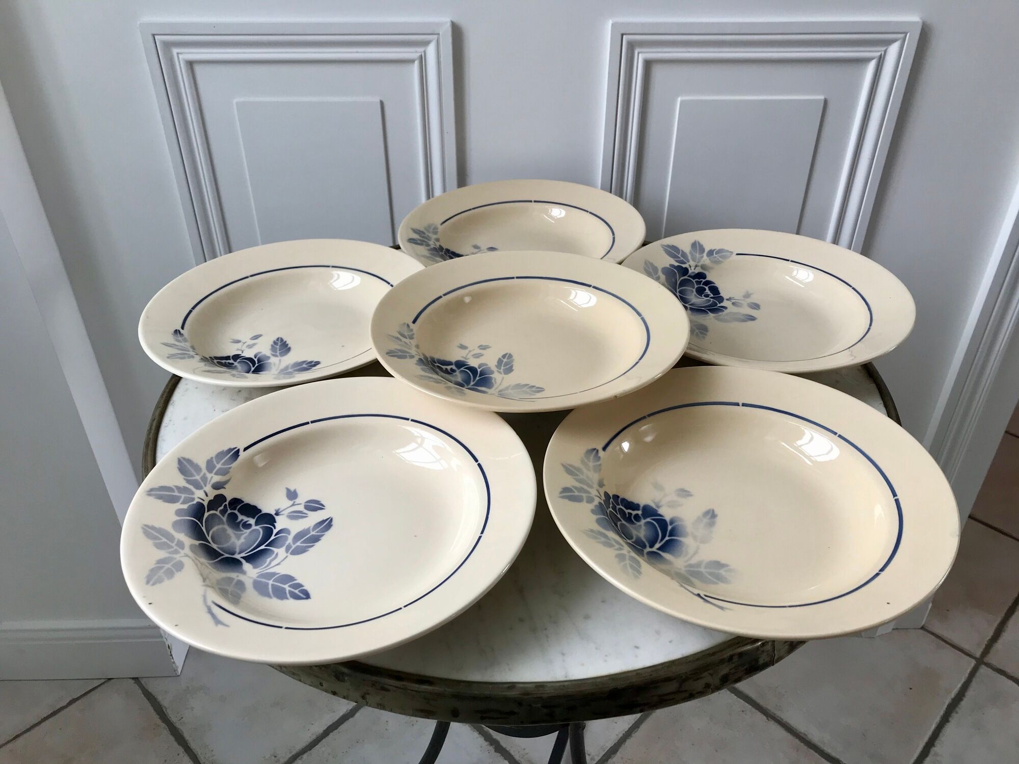 Set of 6 flat plates blue flowers Saint-Amand years 30-40