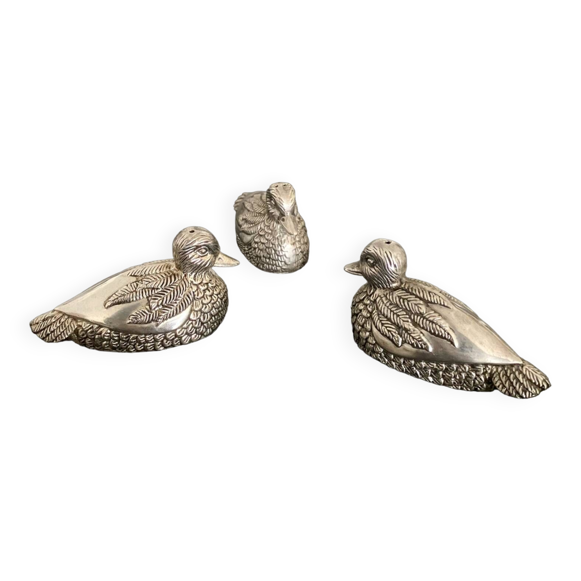 2 pepper shakers, 1 Silea salt shaker, duck shape
