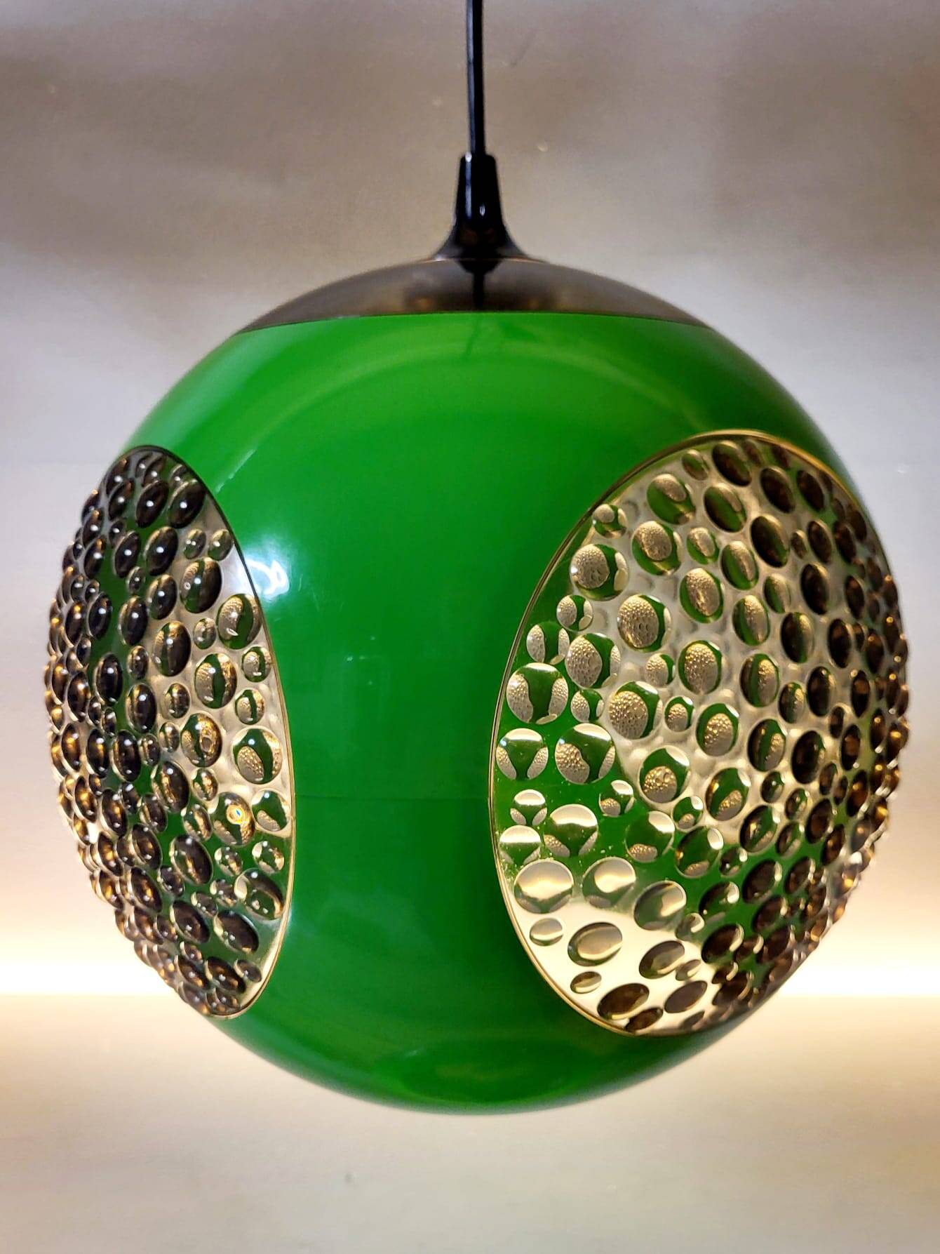 Suspension Space Age verte "Bug eye" par Massive, Belgique vers 1970