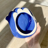 Empty vintage hand-shaped pocket