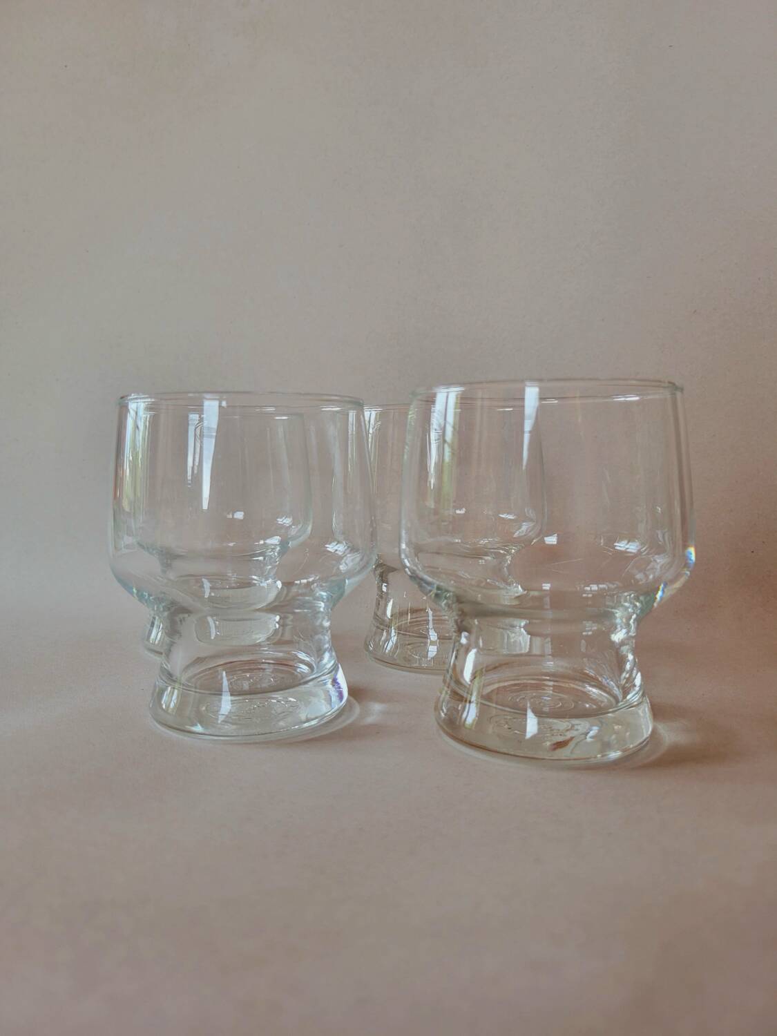4 Lever water glasses
