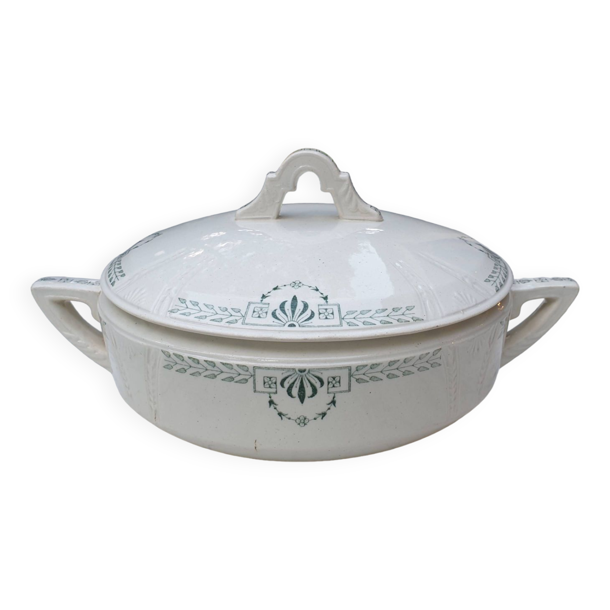 Terre de Fer Gien soup tureen, Clara model