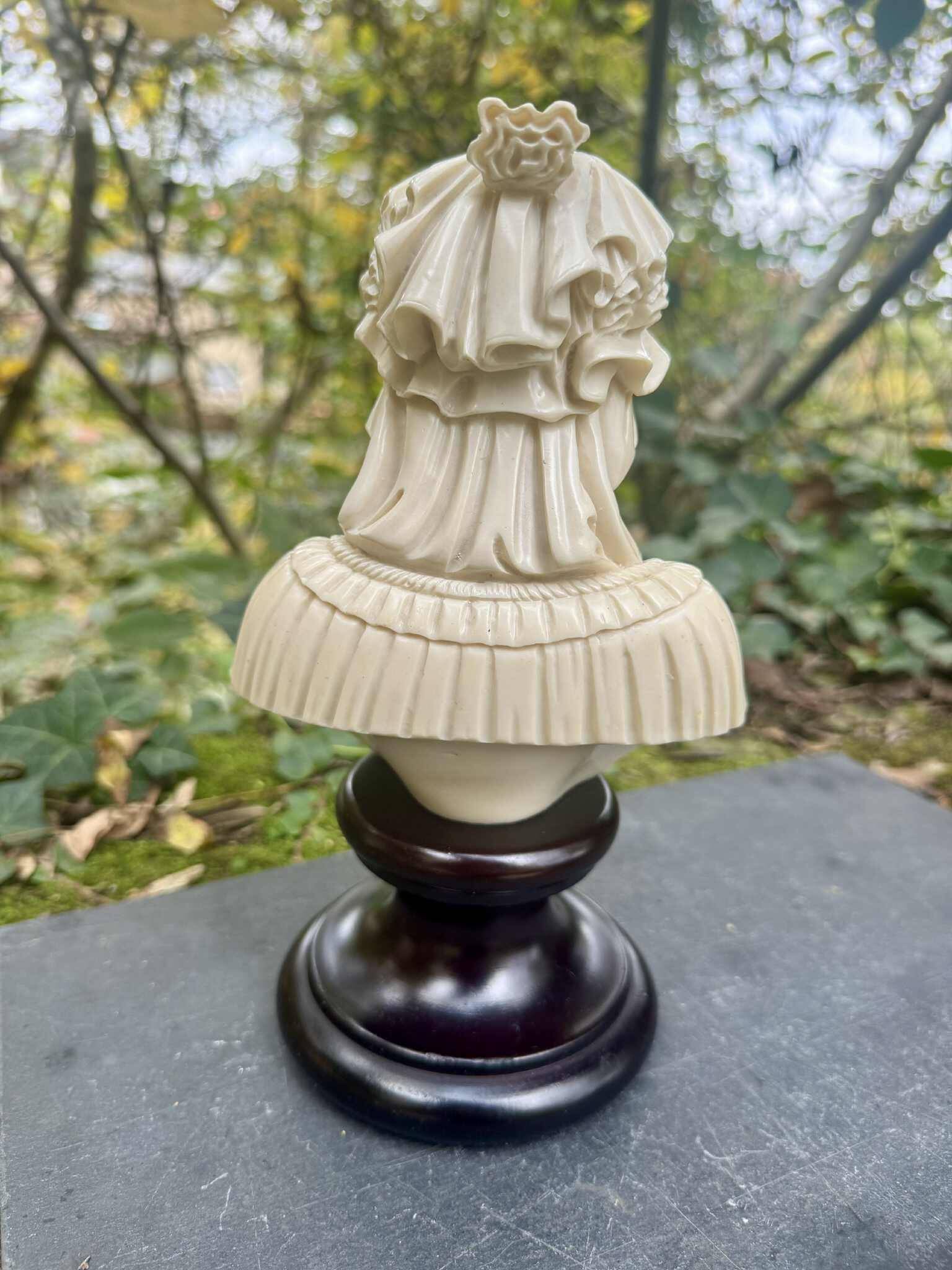 Italian Renaissance alabaster bust of the Madonna