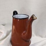 Enameled carafe