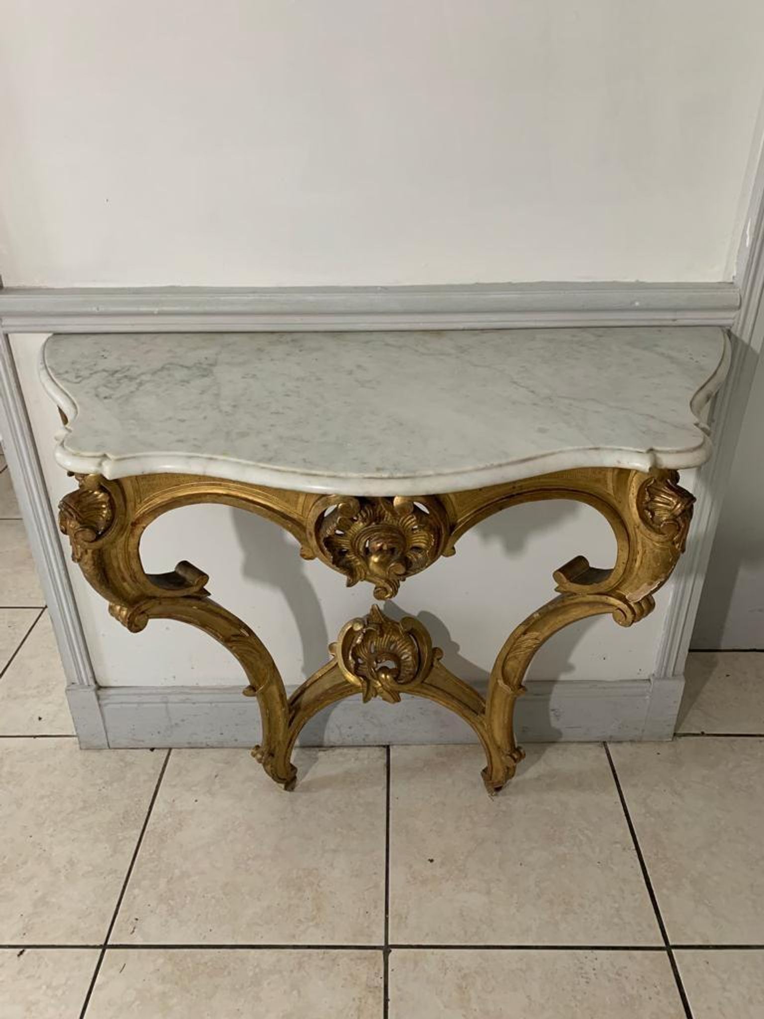 Console style louis xv, bois dorée et marbre, xixème siècle