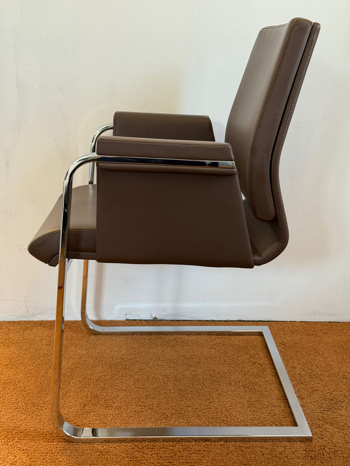 Interstuhl 550A conference chair