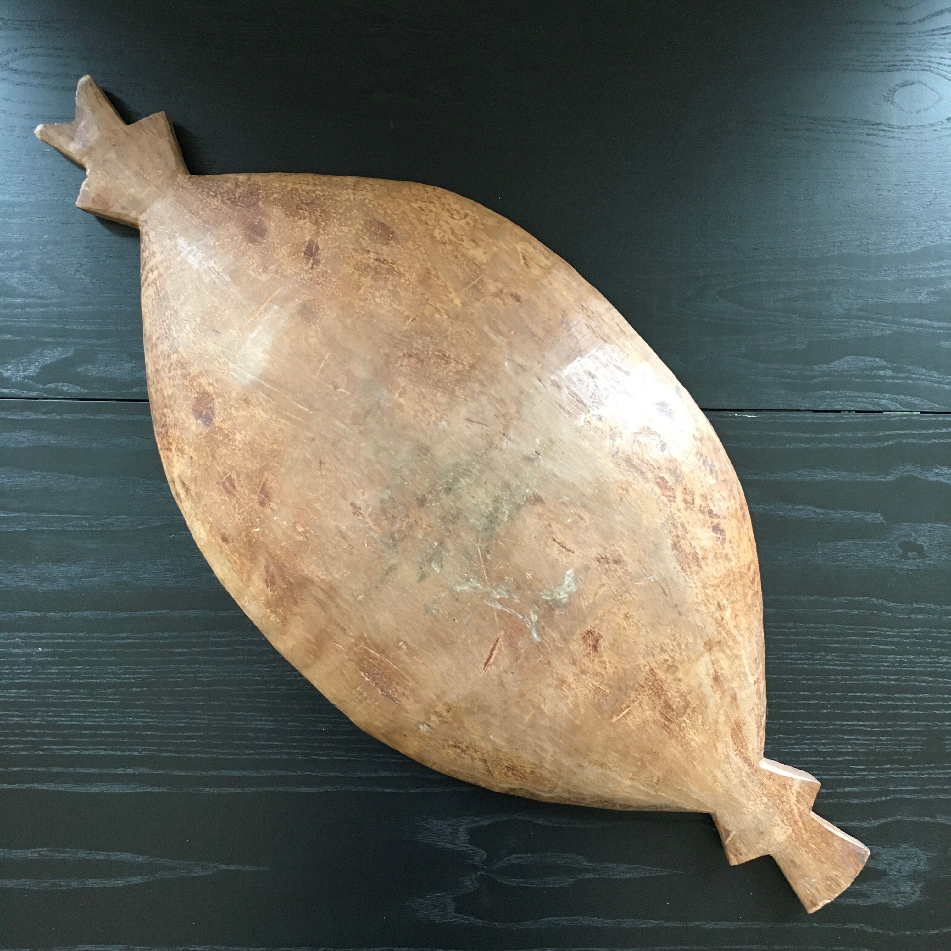 Plat en bois forme ananas