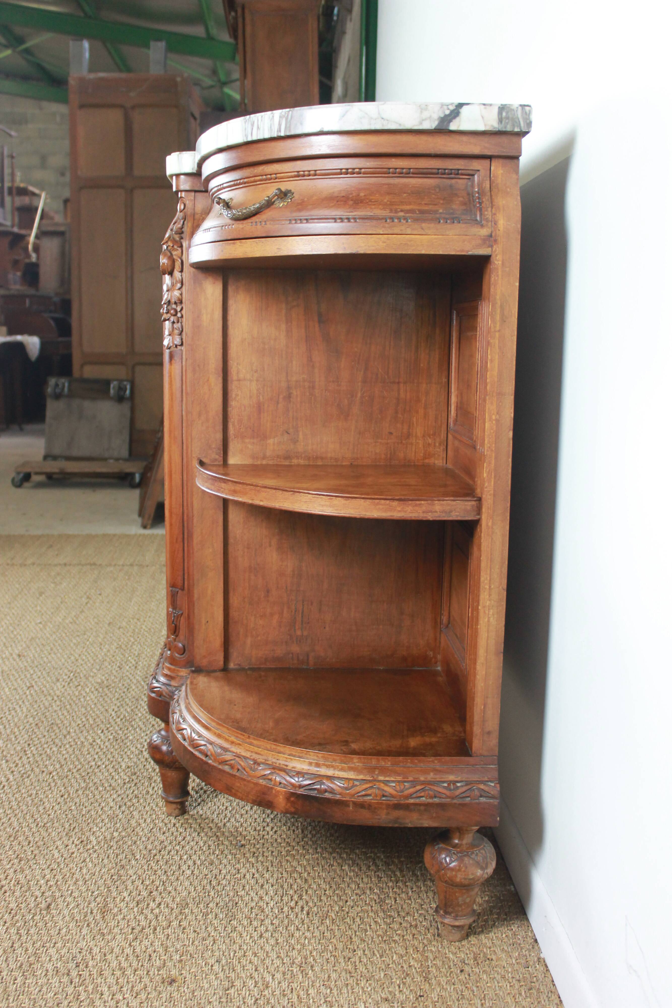 Half-moon shaped serving trolley