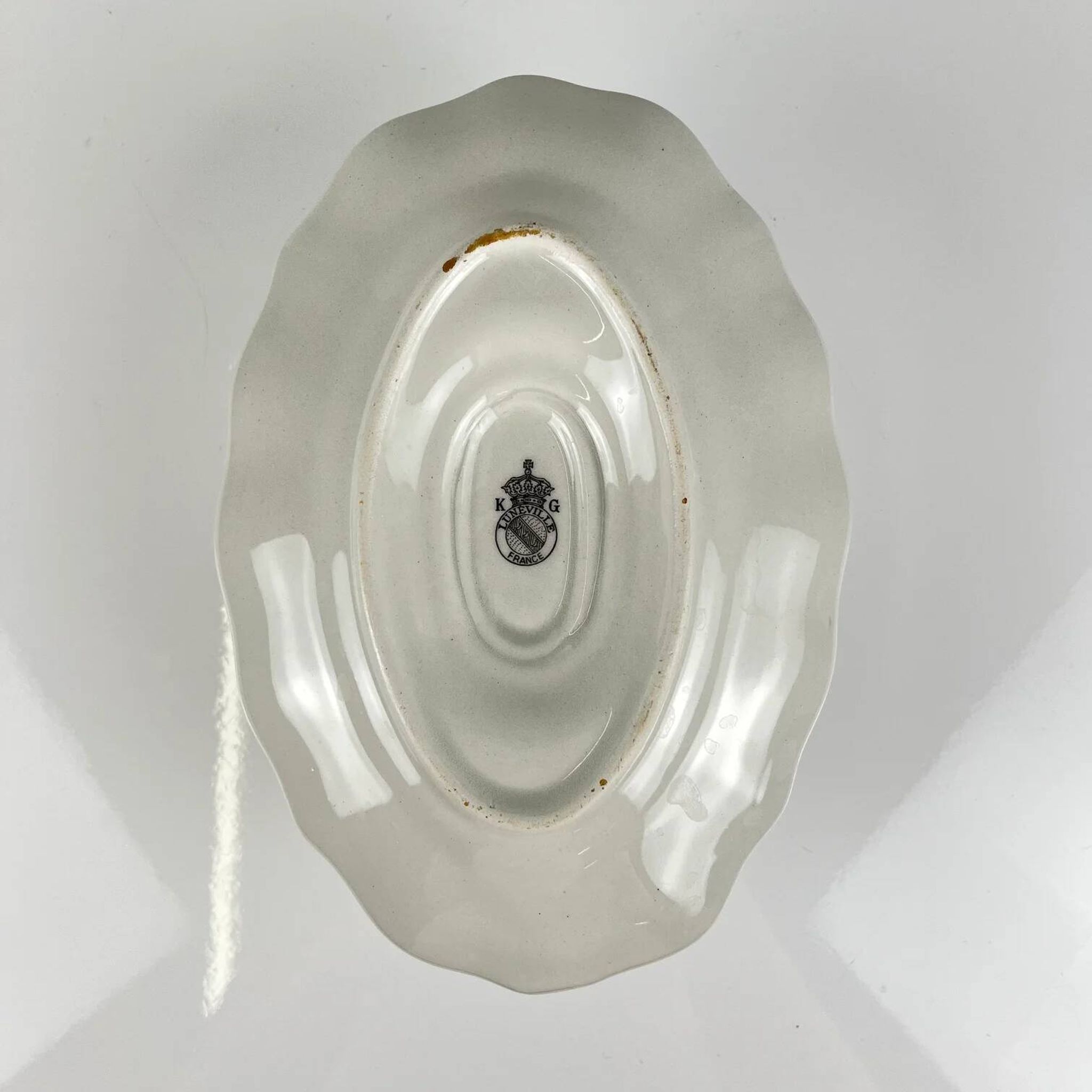 Saucière KG Lunéville, modèle "Réverbère", motif rose