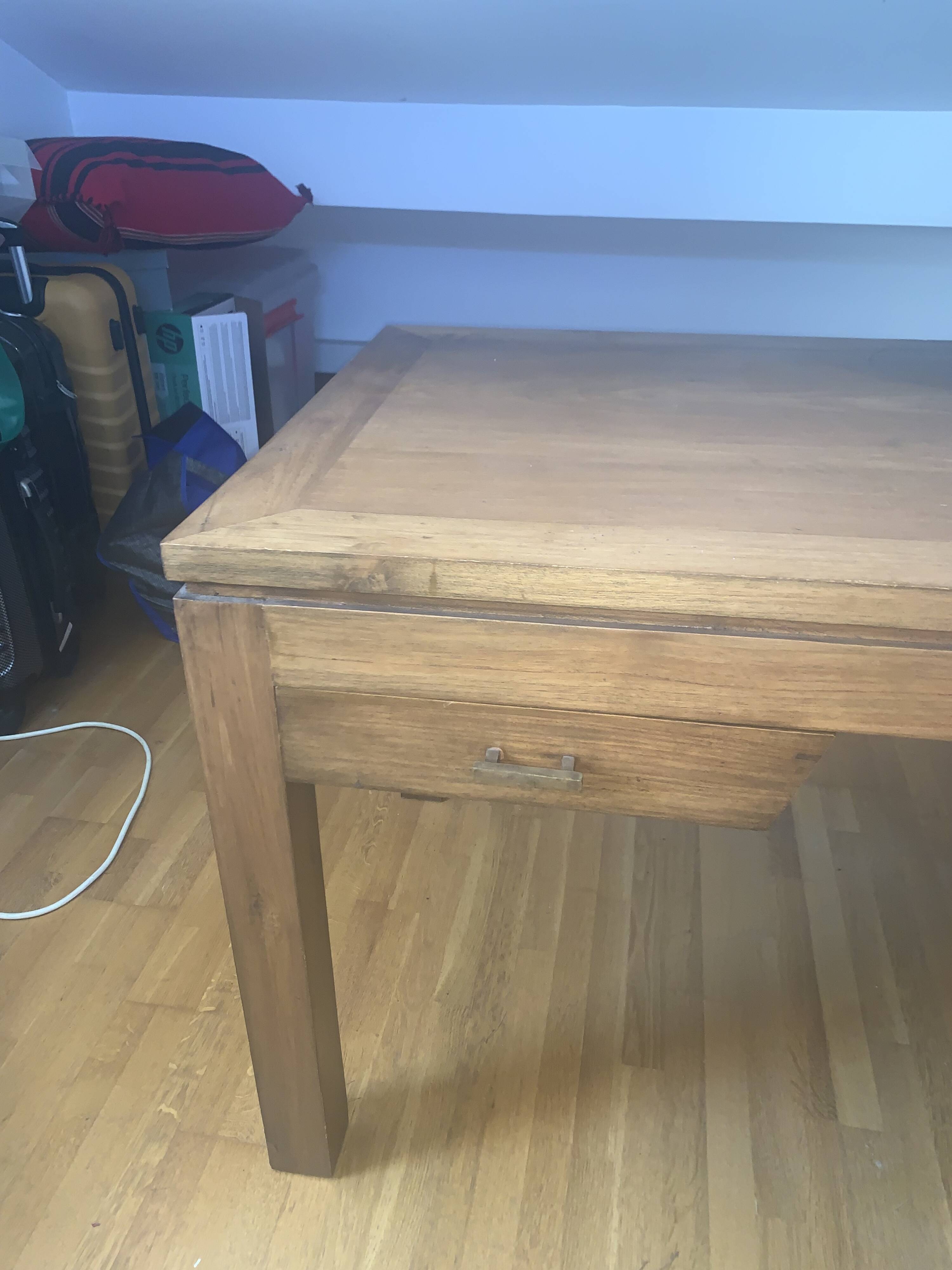 Grande table basse en teck massif avec 2 tiroirs traversants – Design intem