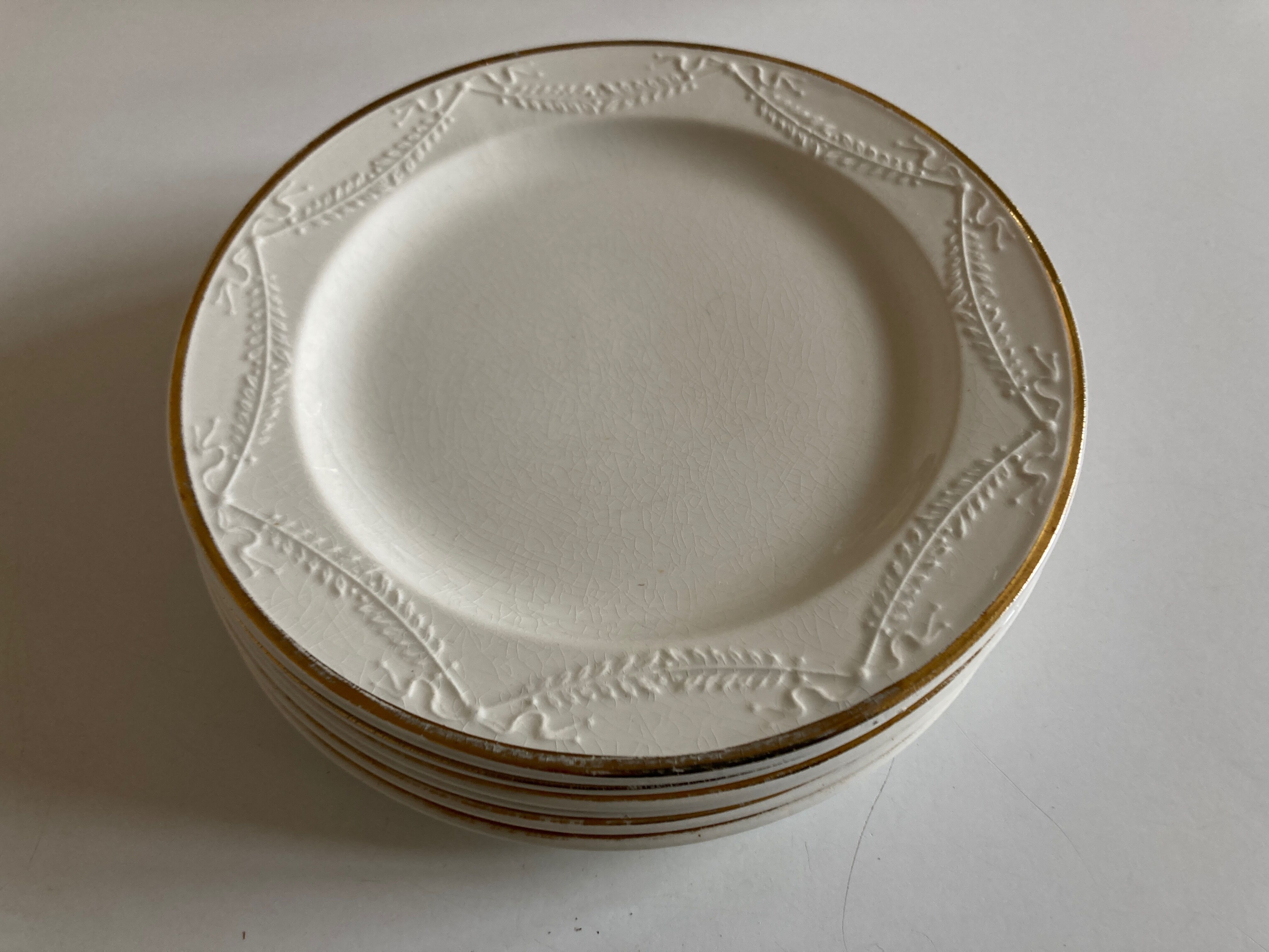 Set of 7 neo-classical plates directoire fine earthenware from Gien 19th
