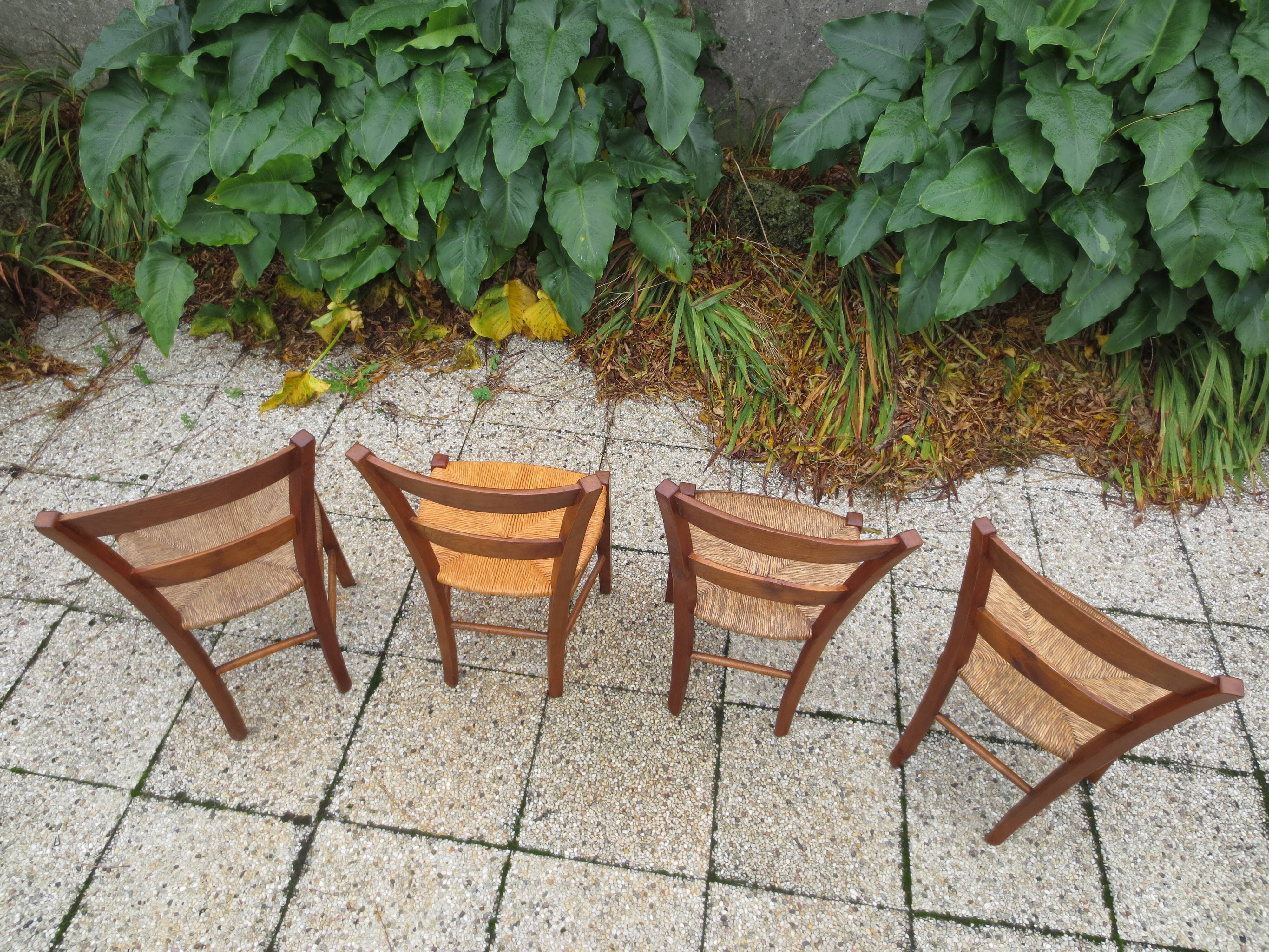 lot de 4 chaises anciennes paillées, en merisier massif