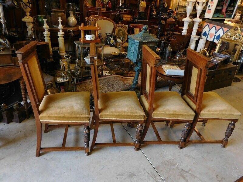 Series of 4 solid oak chairs from the end of the 19th century