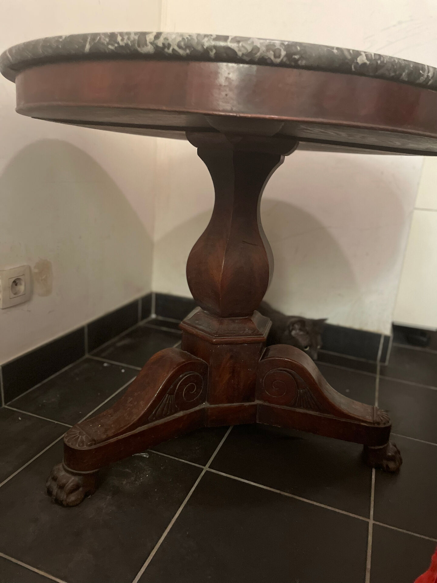 Gueridon table, 19th century, marble and mahogany
