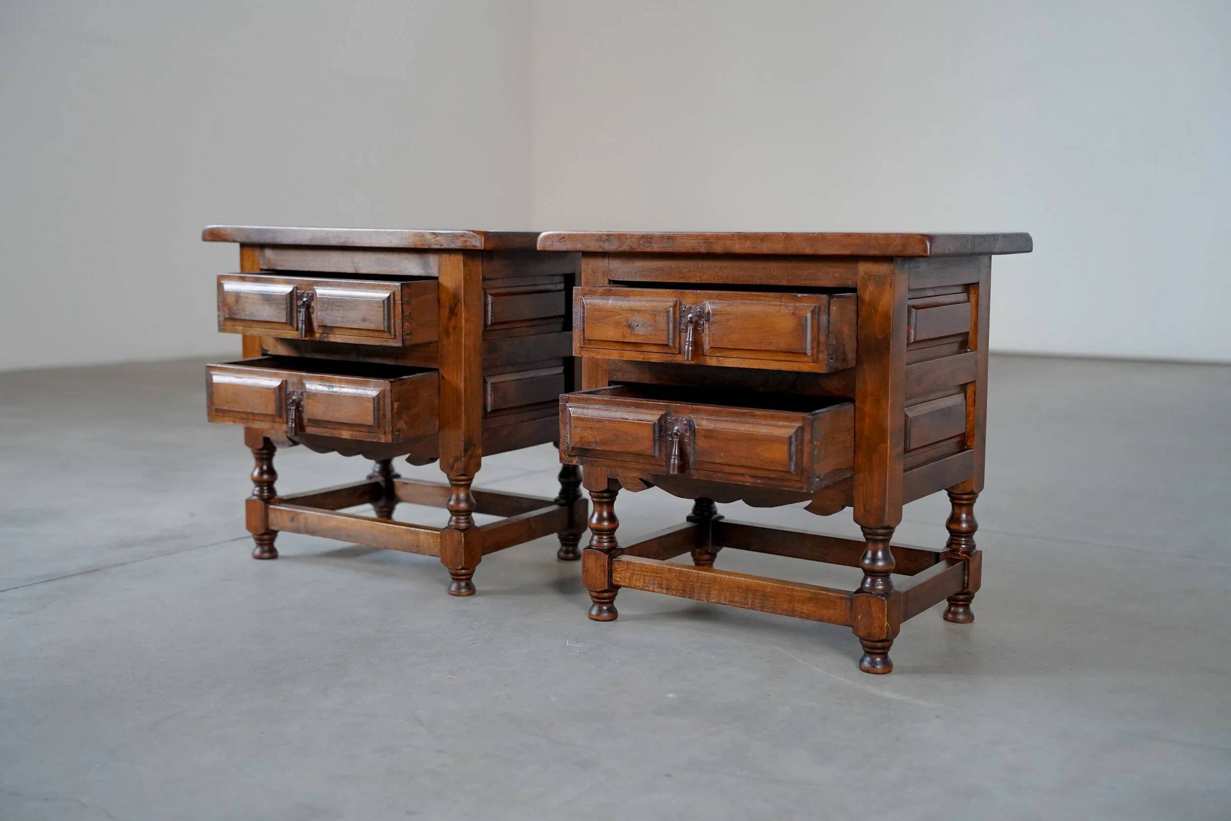 Spanish nightstands in walnut - Spain 1900s