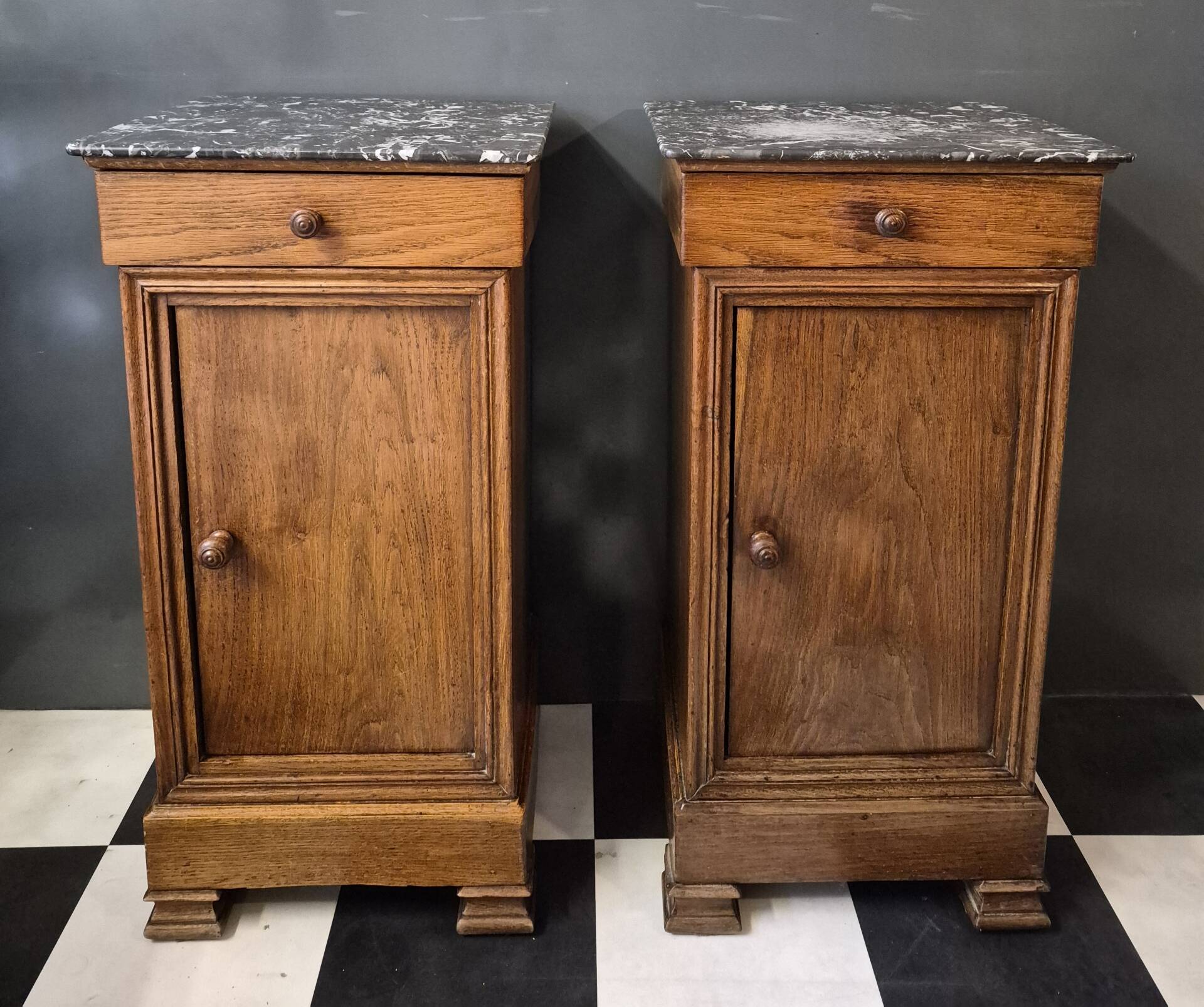 Pair of Somnos-style chairs, Louis Philippe, second half of the 19th century.