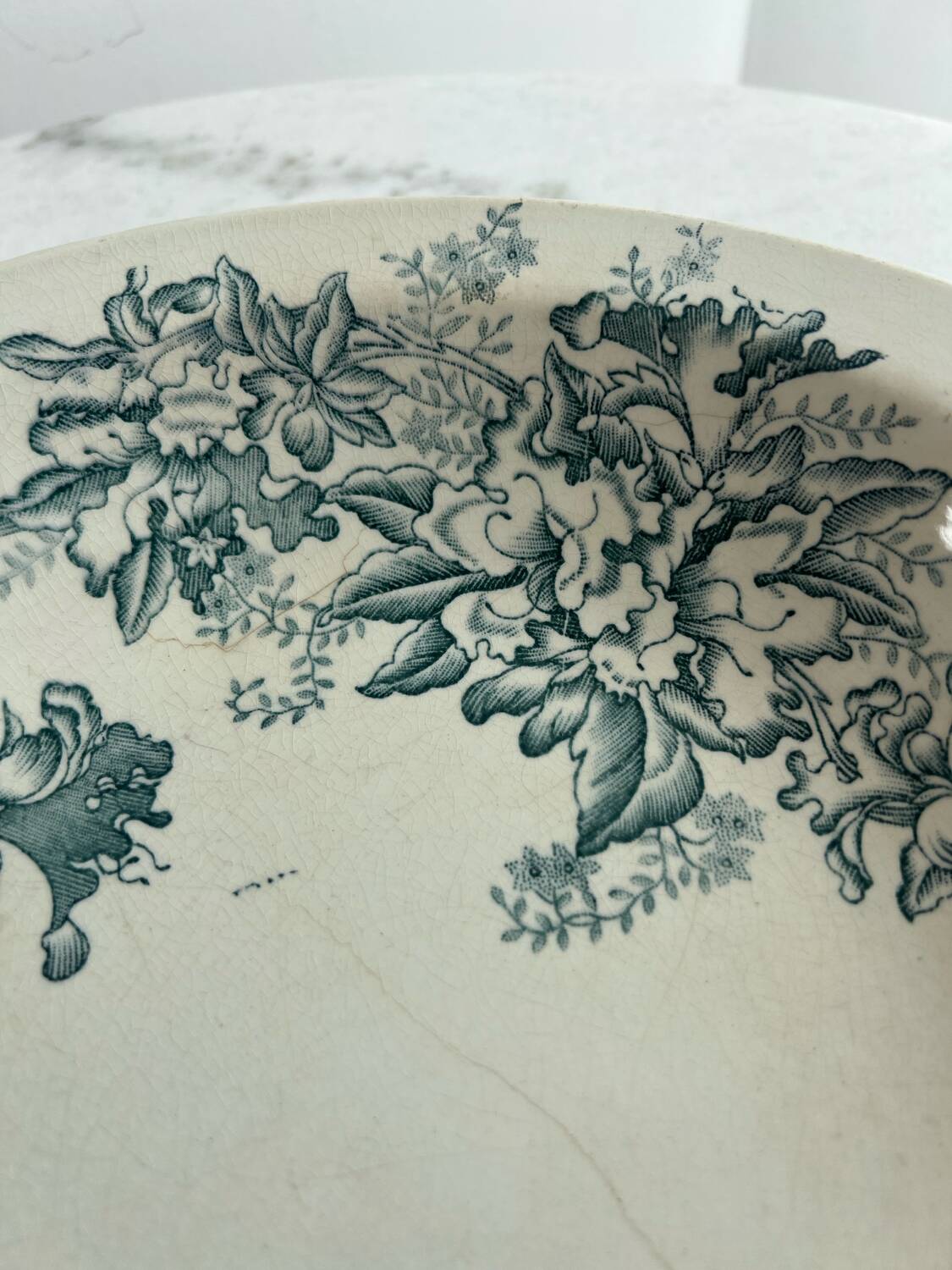 Large salad bowl with floral decoration Givor