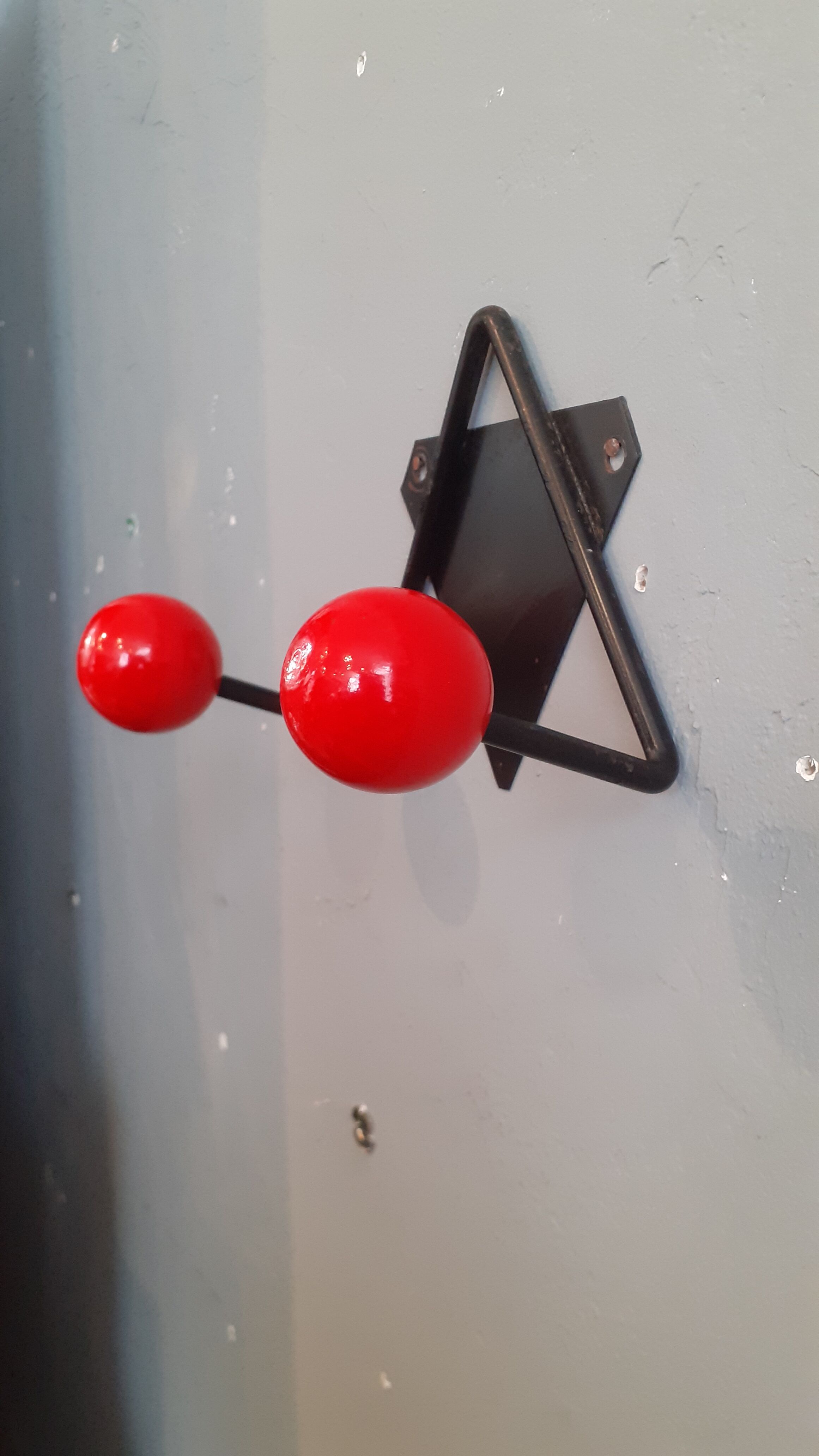 Wall red balls vintage 50s