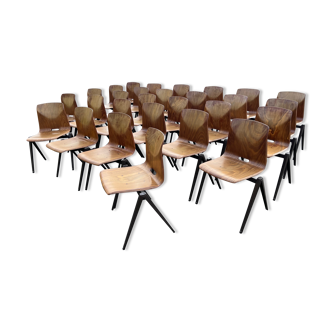 Set of 28 Galvanitas S22 chairs.