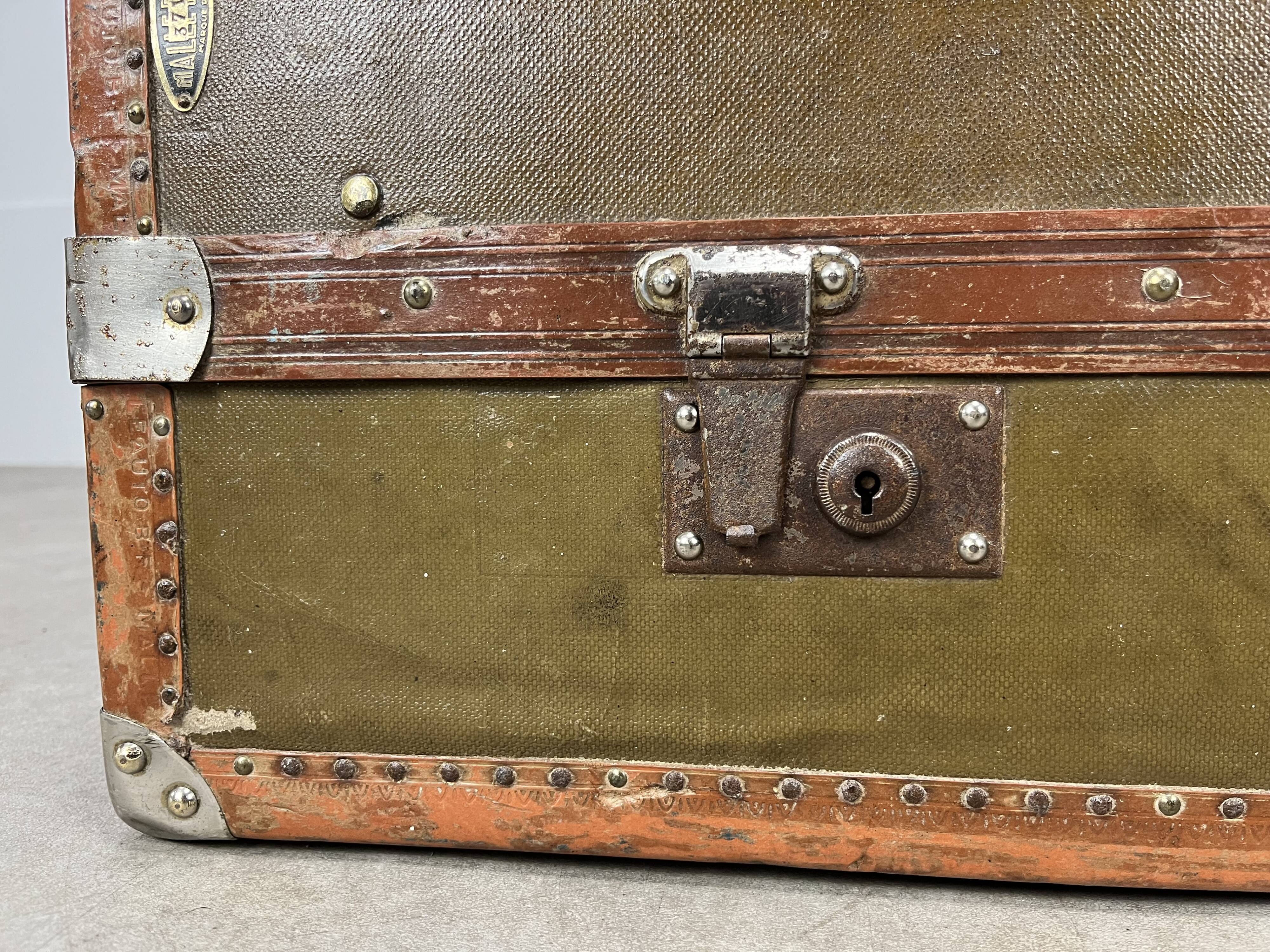 “MallePlume Paris” cabin trunk