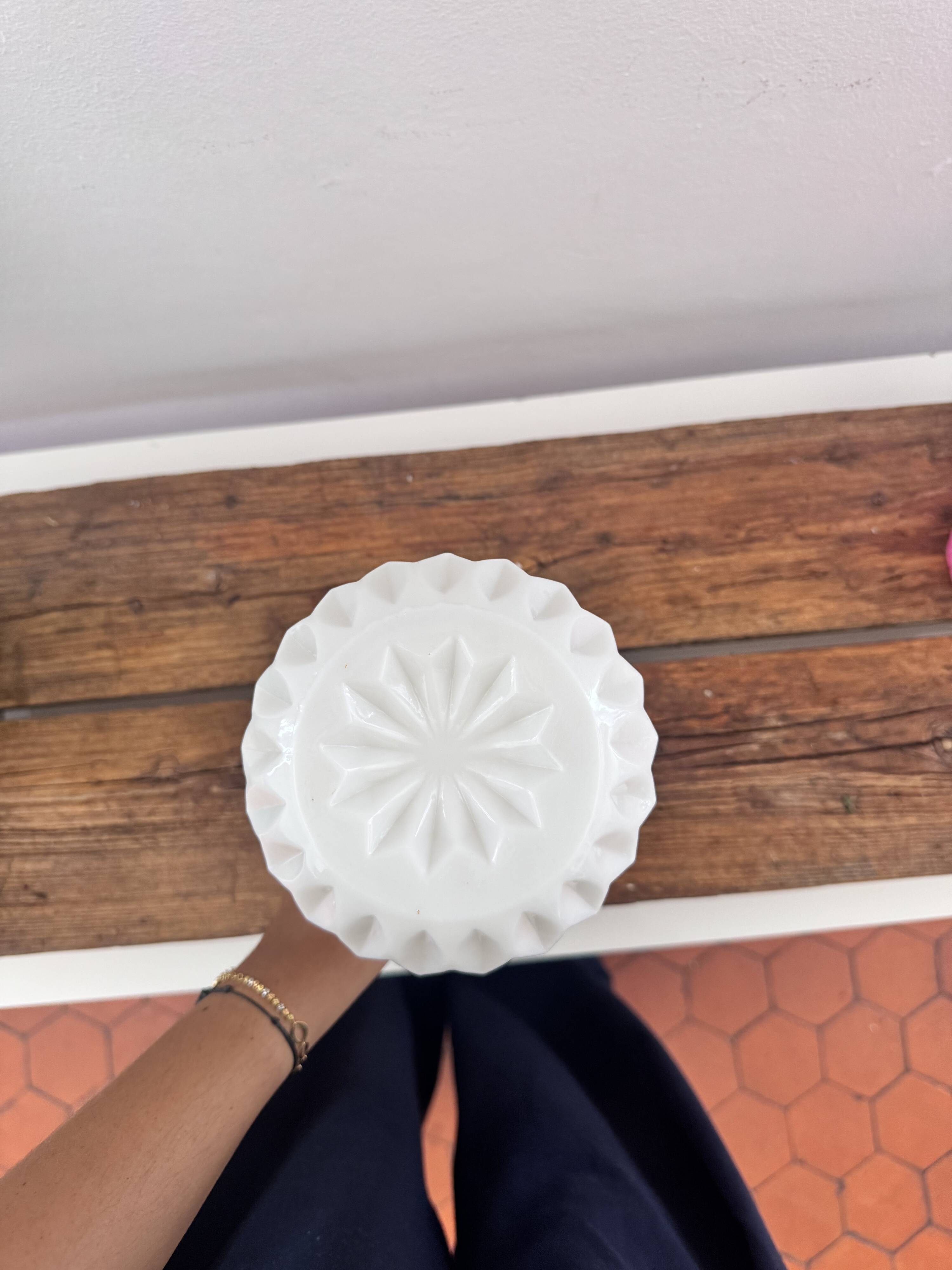 Vase blanc en opaline