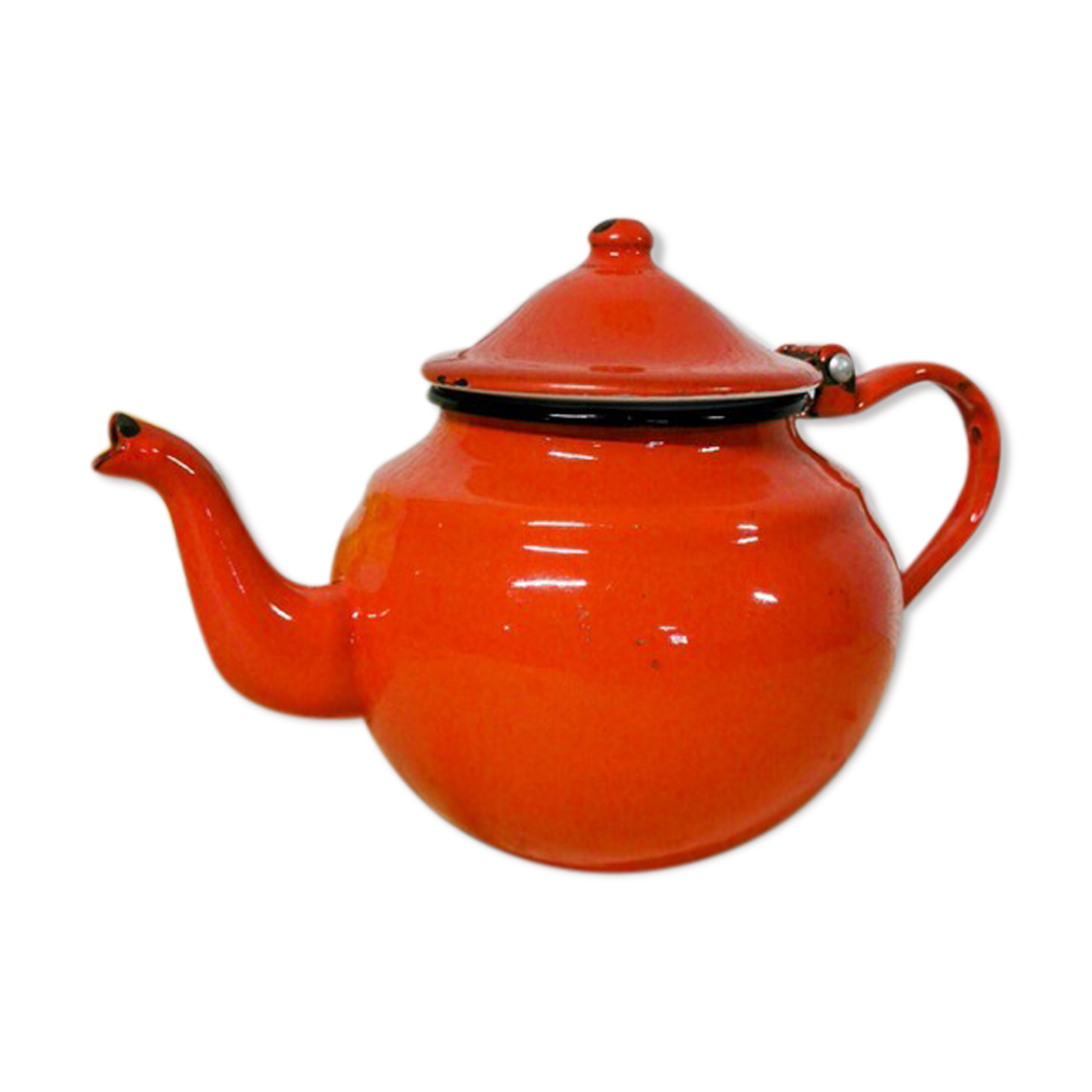 Red enamelled teapot