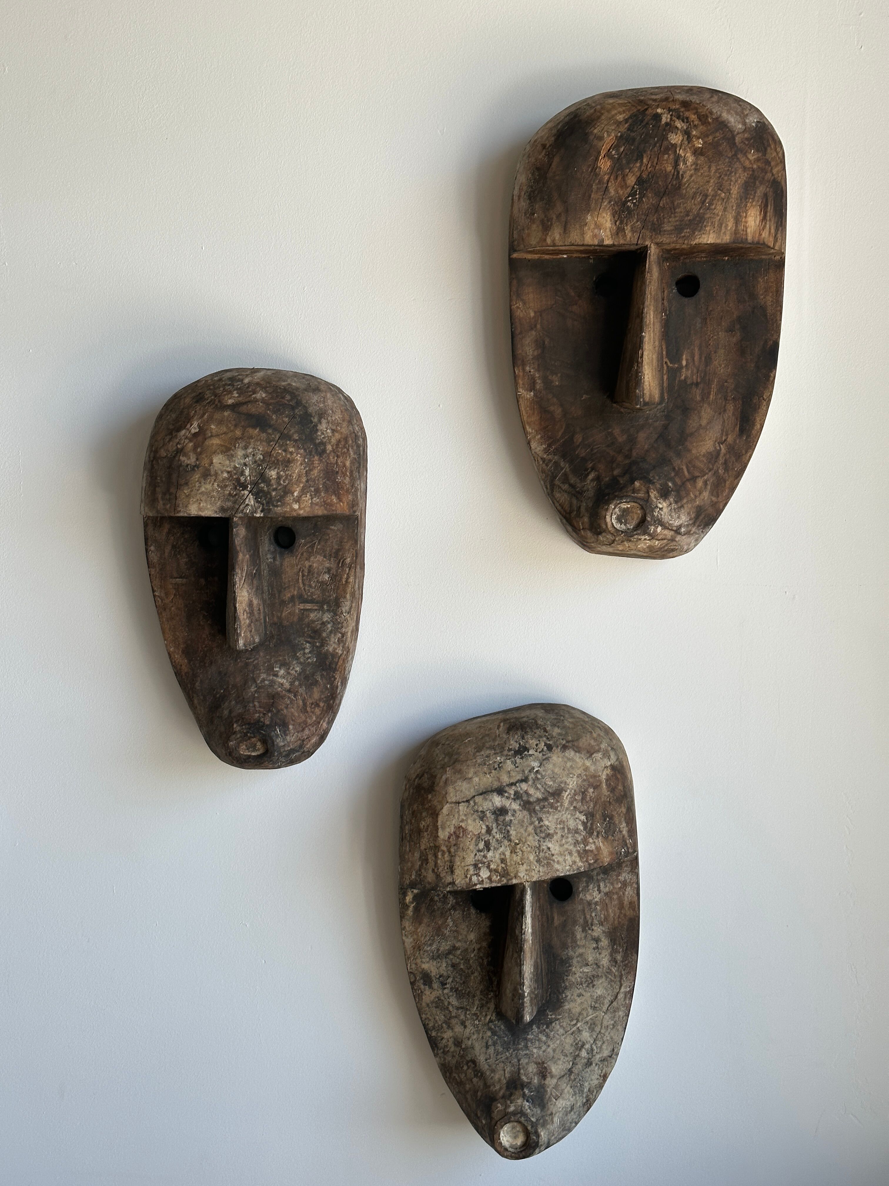 Large Timor mask in patinated wood H:50cm (1)