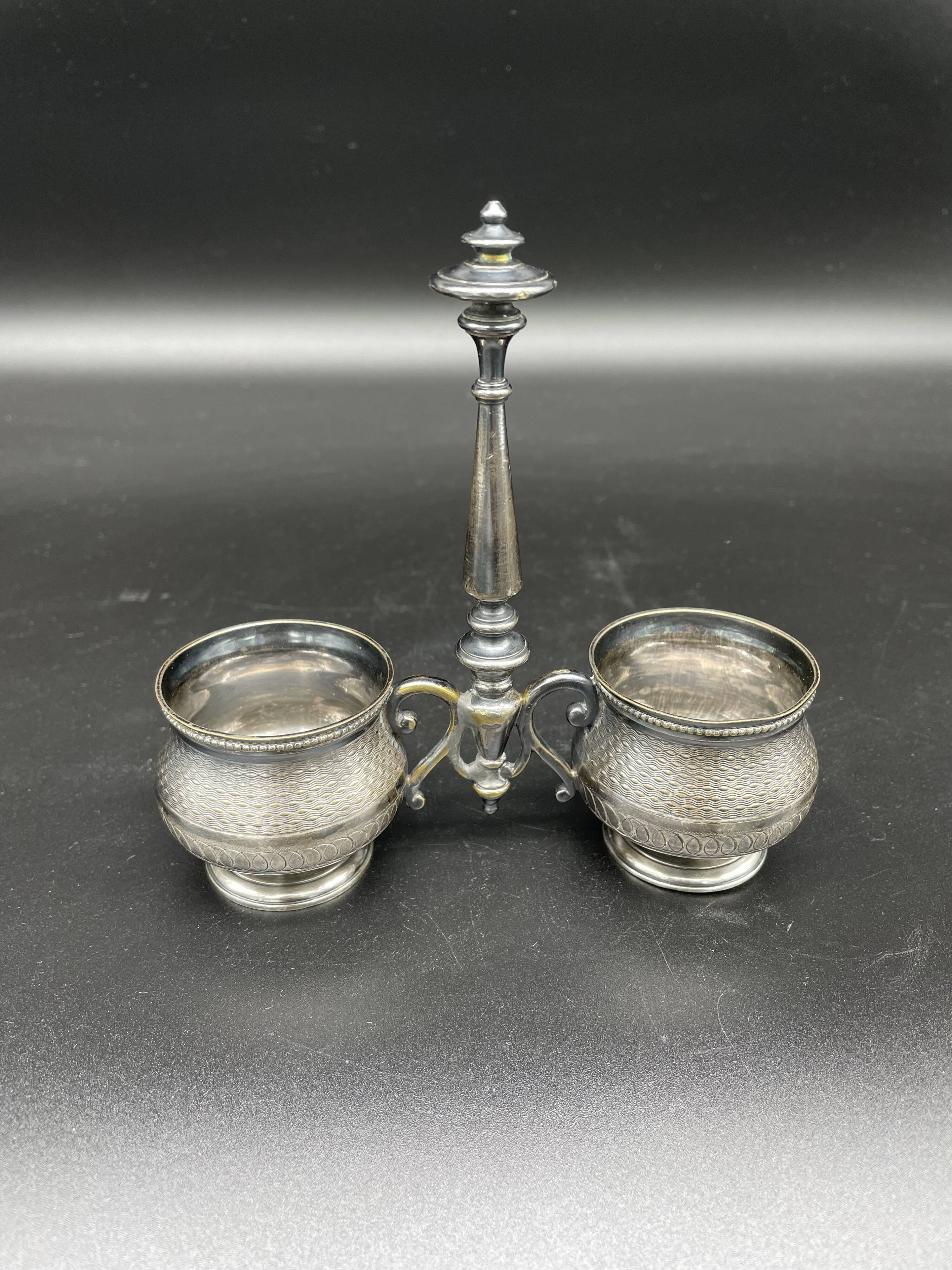 Double salt dish, silver metal, round base, socket, engraved decor, table decoration, chic, hallmark