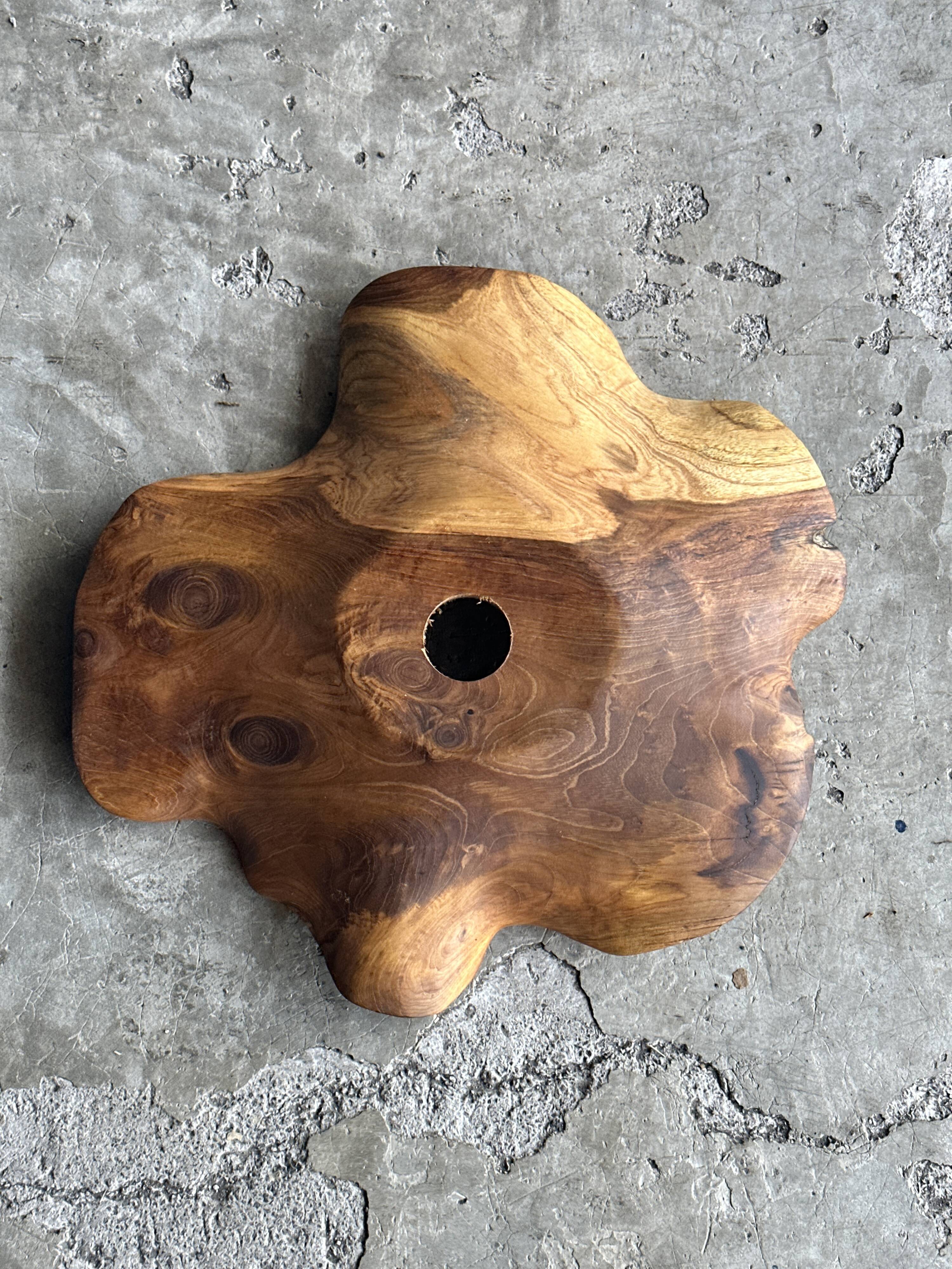 Large pendant light in corrugated teak leaf (Large D:60 H:20)