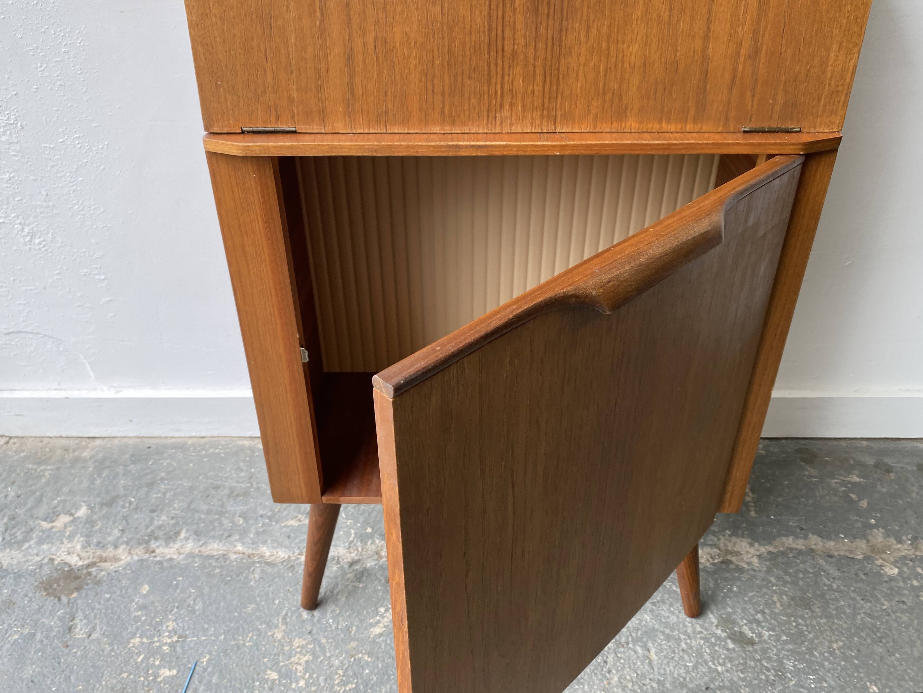 1950’s Mid-Century illuminated drinks cabinet by Hubbinet