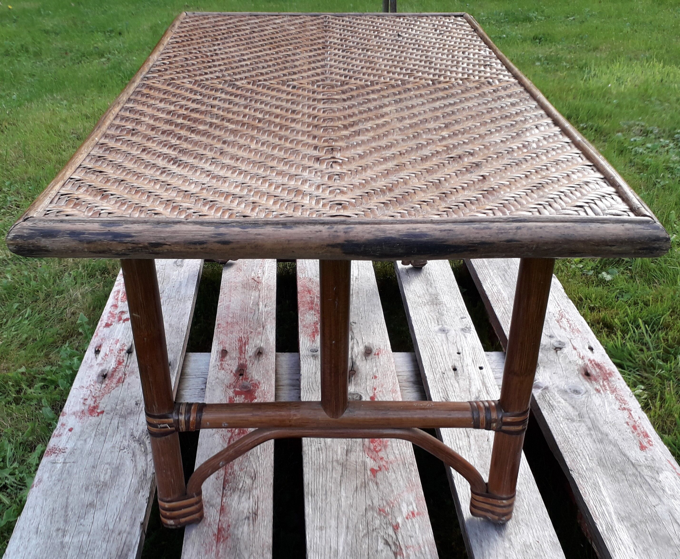 Rattan folding coffee table