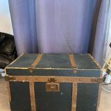 Ancienne malle de voyage pour vêtements coupés début xxème avec tiroirs et anses