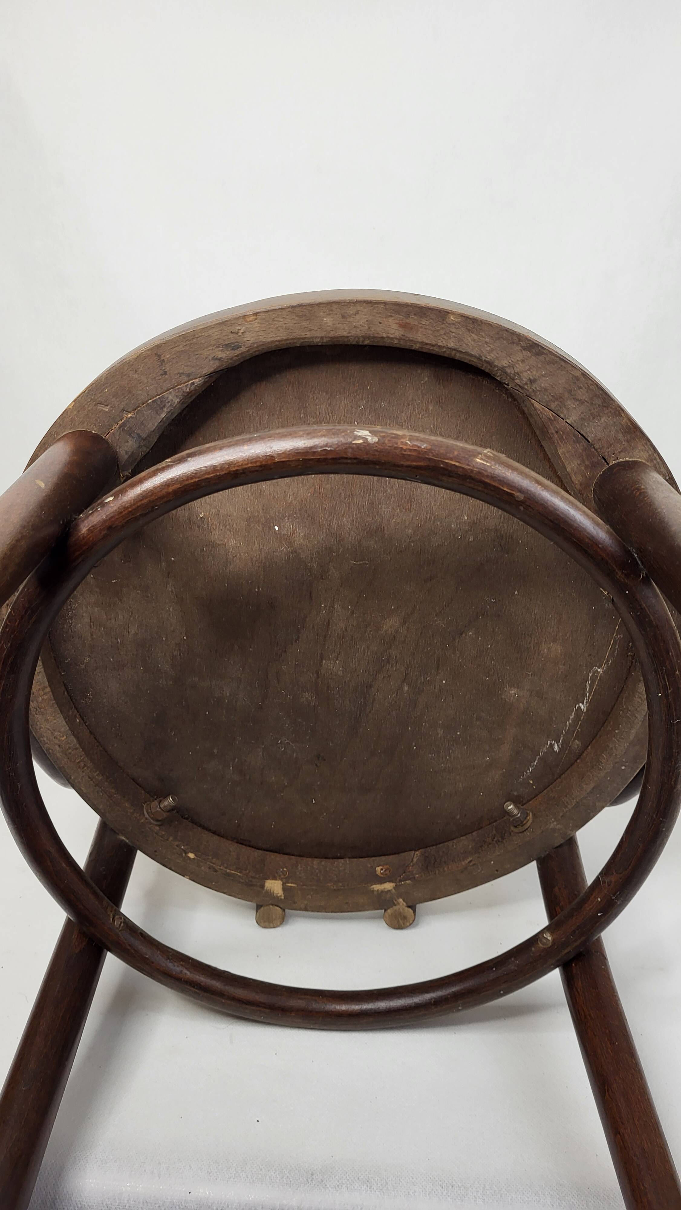 Bentwood bistro chair