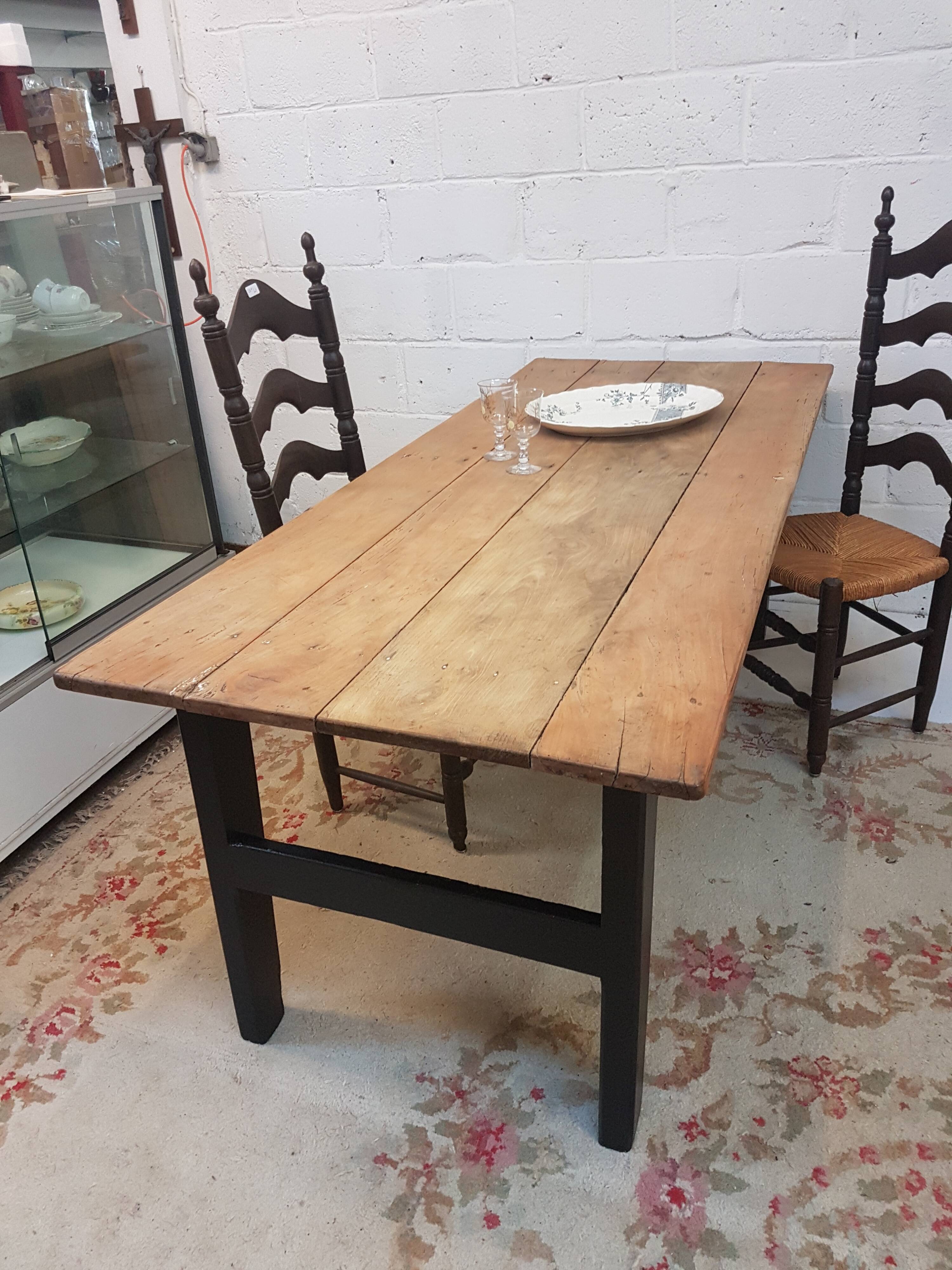 Farm table