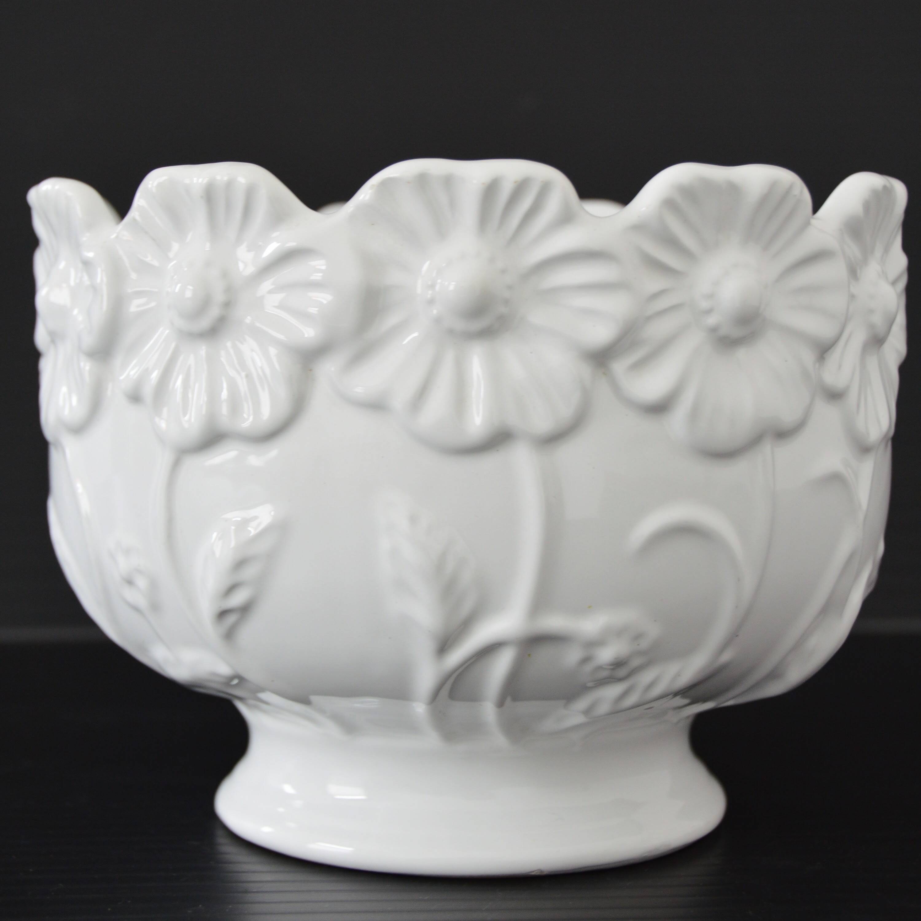 Vintage 1960 cache pot