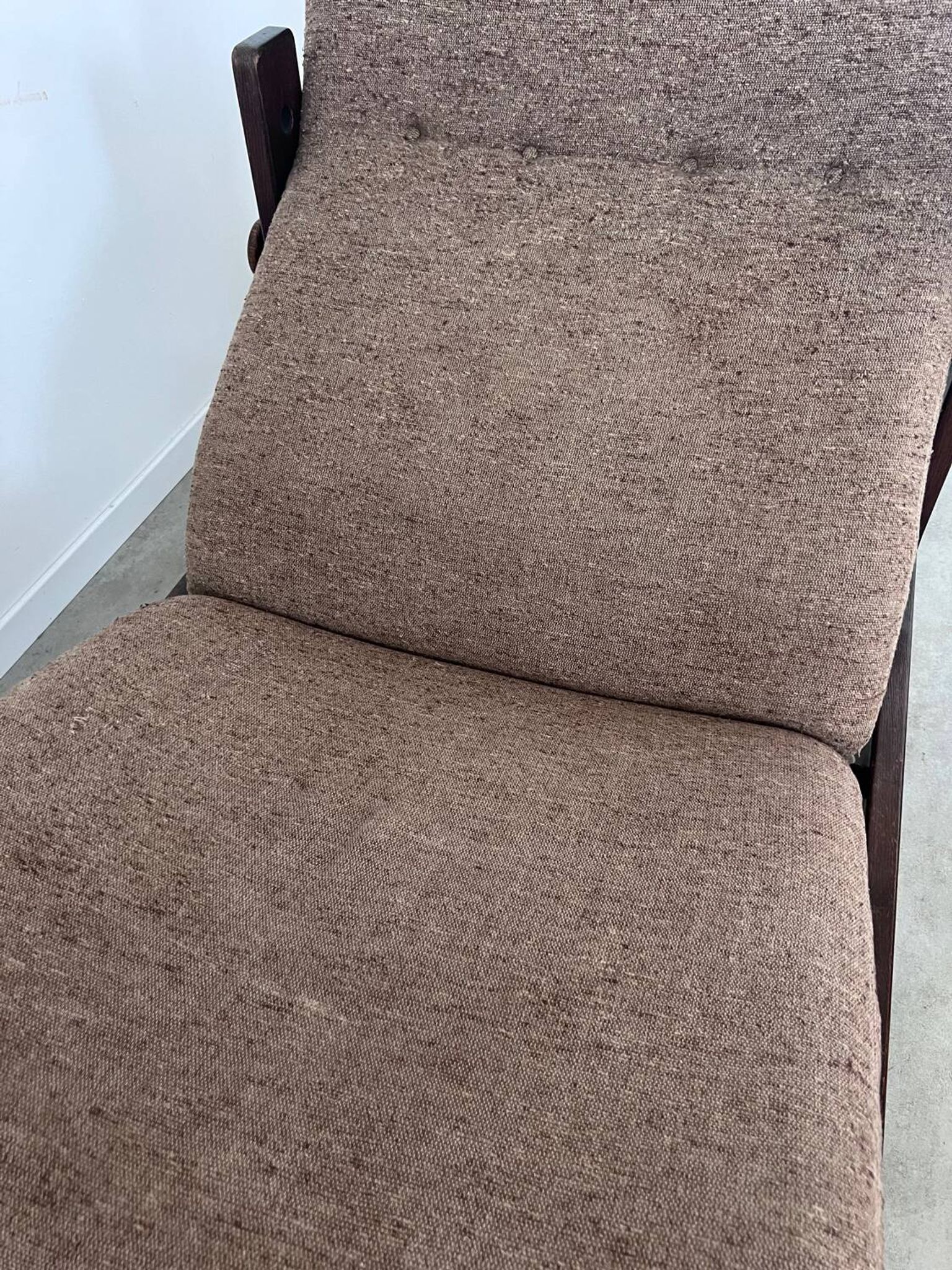 Old chaise longue wooden lounge chair Italian design from the 60s vintage