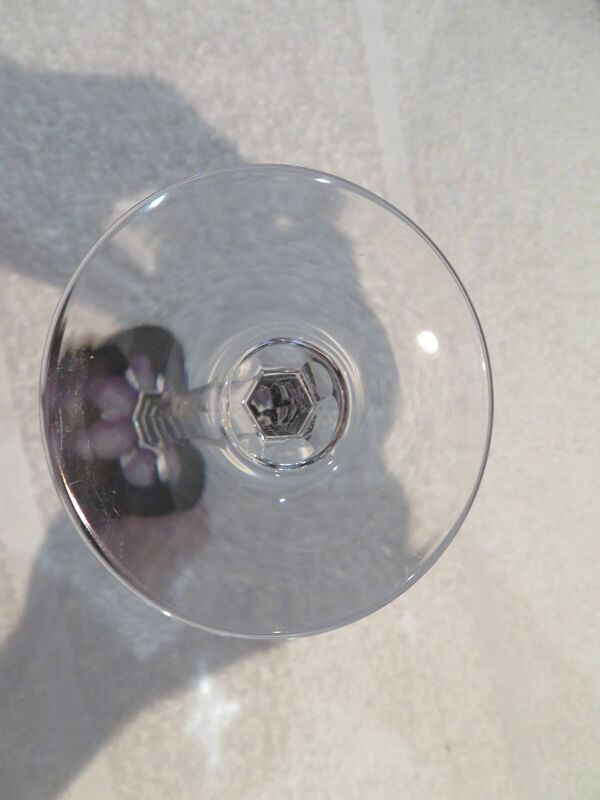 Verre à vin en cristal Baccarat modèle Genova doublé Amethyste
