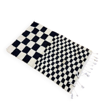 Handmade traditional Berber rug size 150 x 250 cm