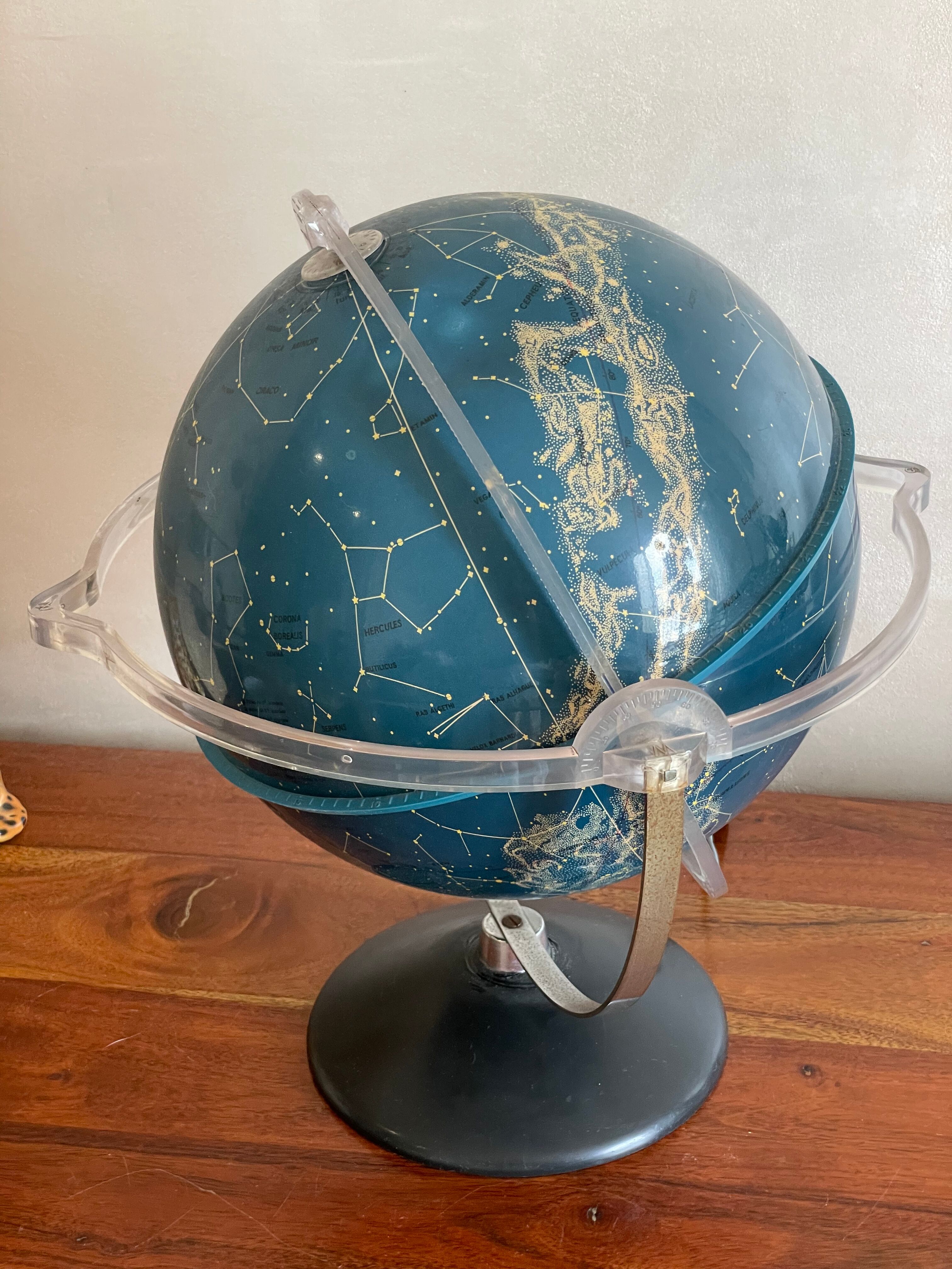 Luminous globe Barn Batelière galaxy cosmos