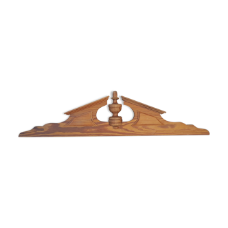 Ancien fronton bois