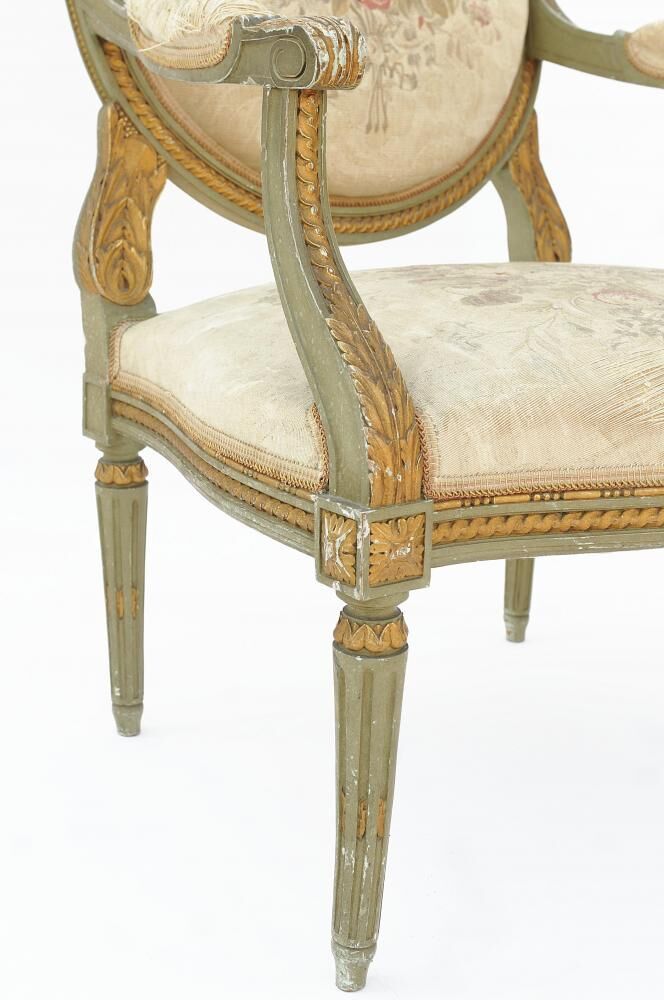 Louis XVI-style convertible chair