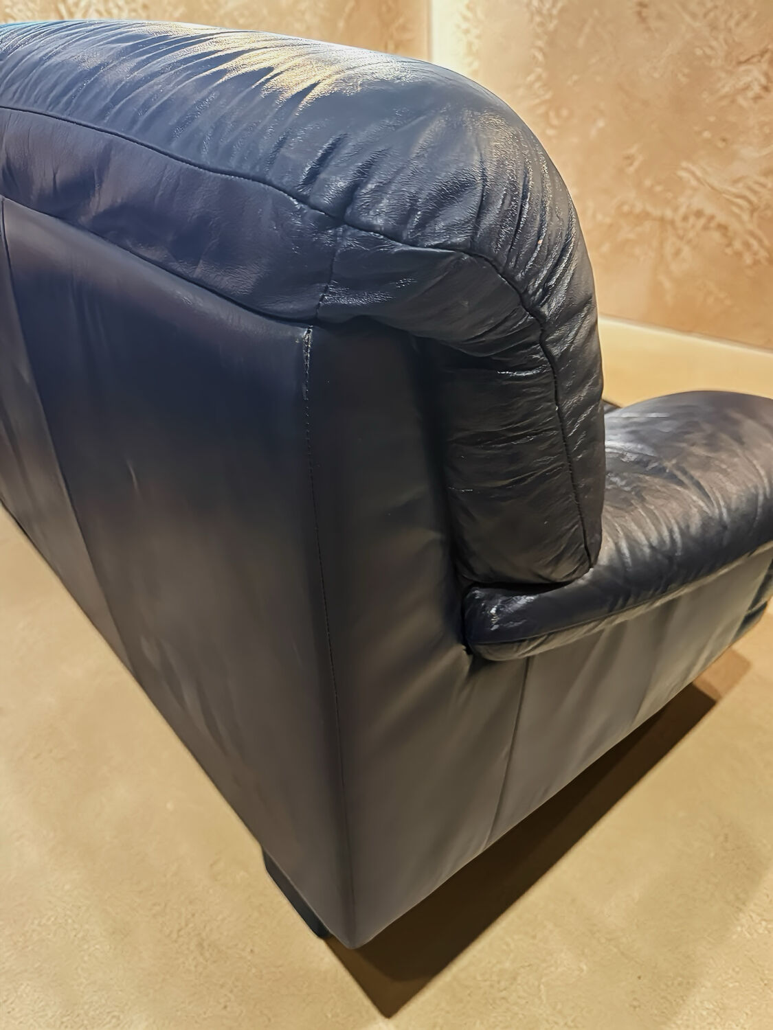 Leather sofa Nicoletti Salotti Italy Circa 1980