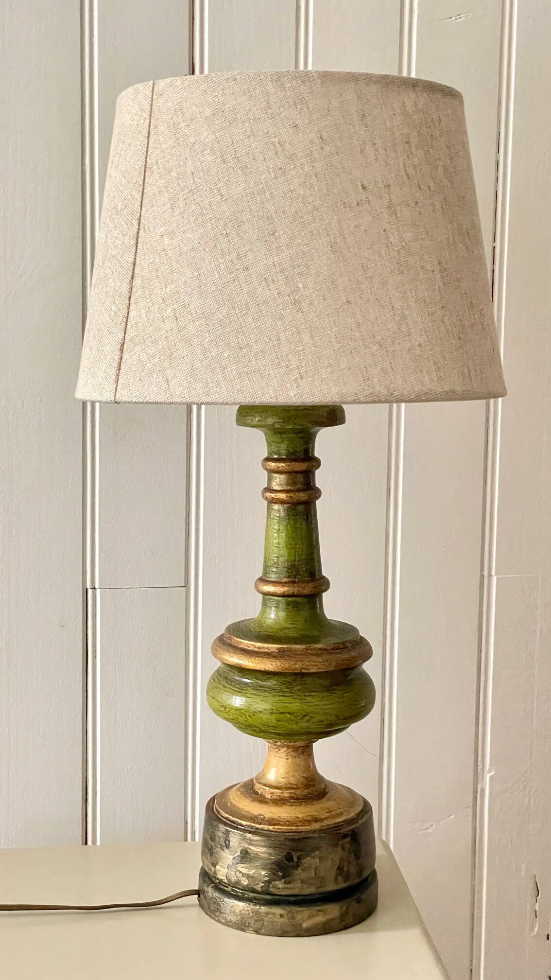 Vintage lamp in turned wood chic gold
