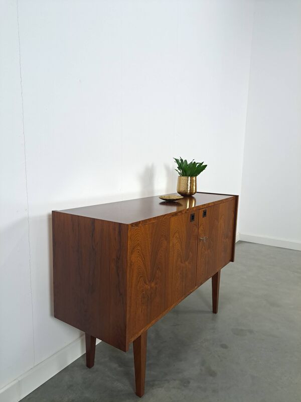 Dressoir vintage en palissandre au design plus raffiné kast Bartels Werke